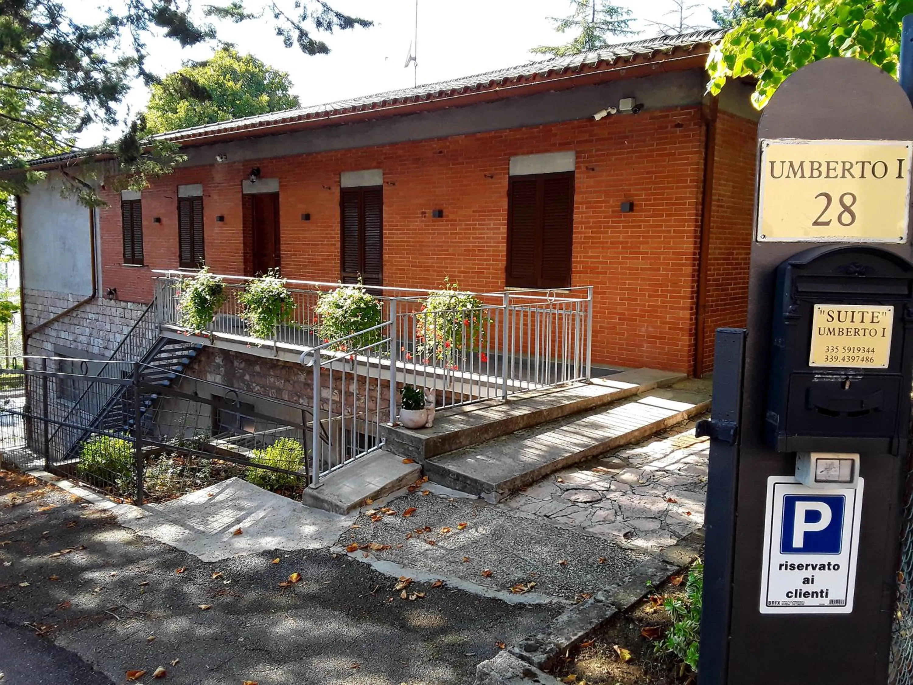 Two-Bedroom Apartment in Suite Umberto I