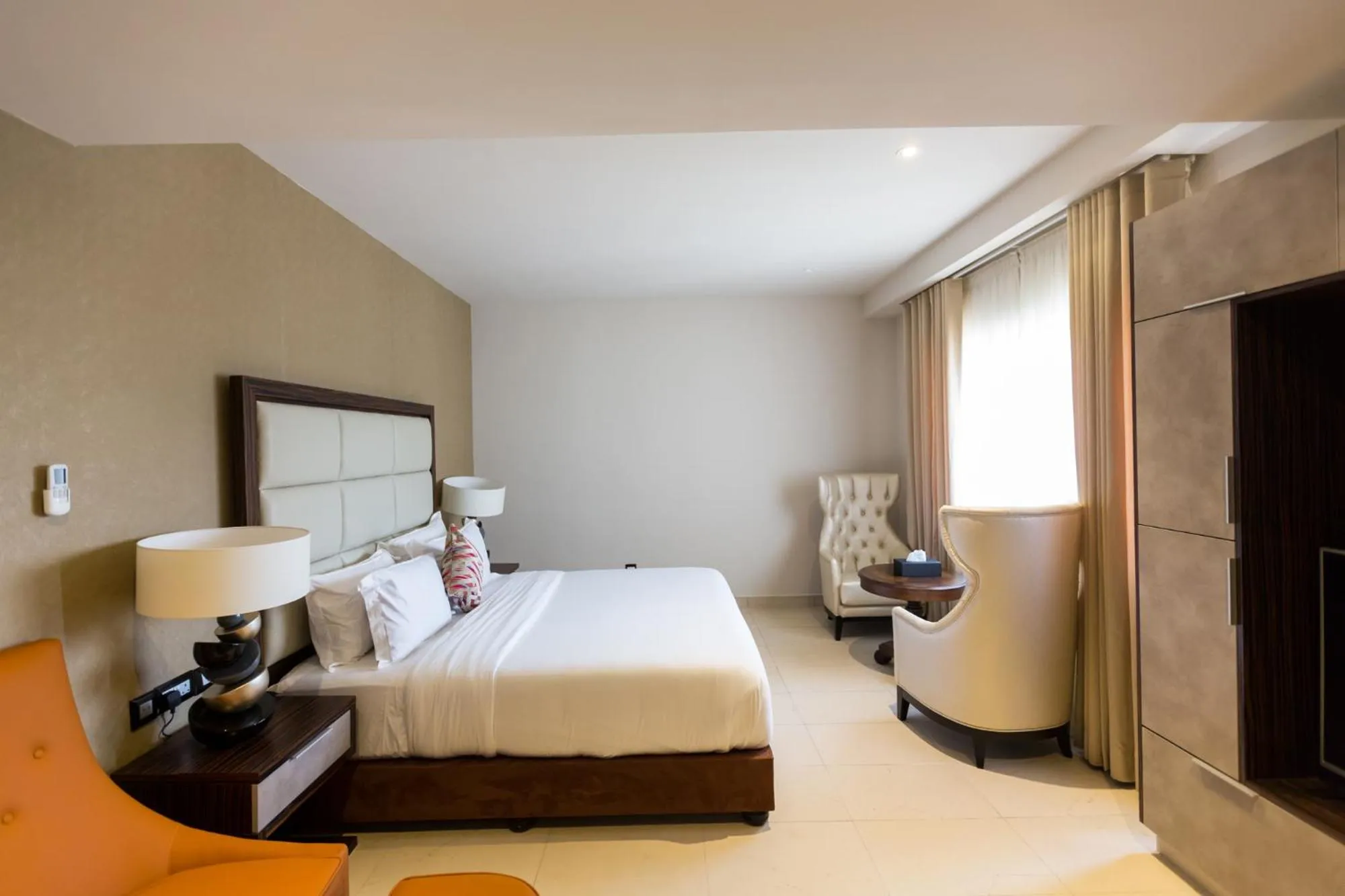 Bed in The Palms by Eagles