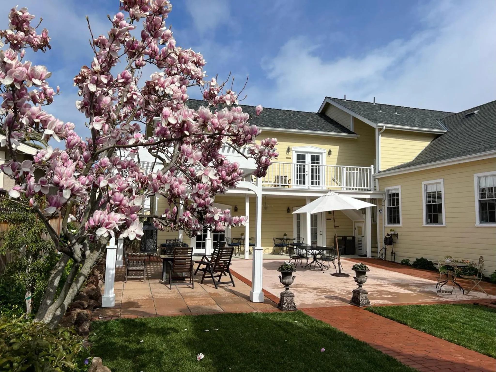 Property building in The Inn at Benicia Bay