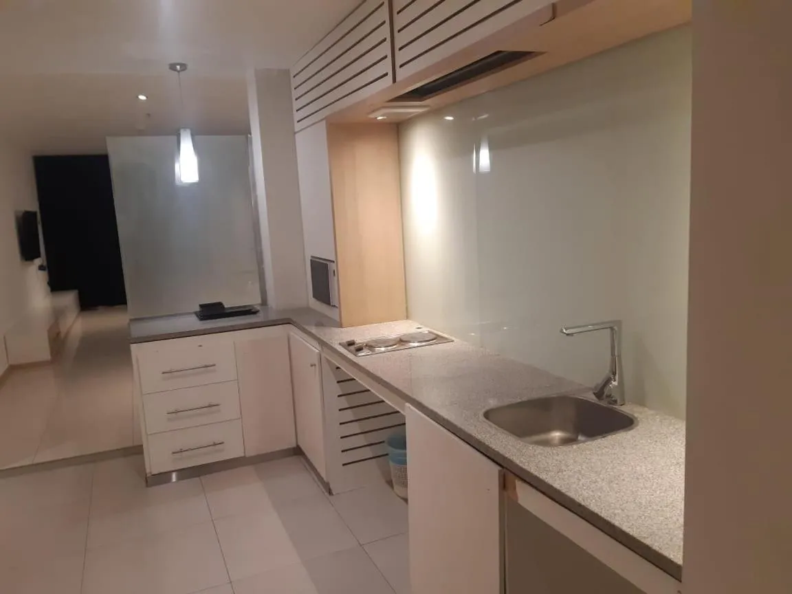 Kitchen or kitchenette in Durat Al Urubah