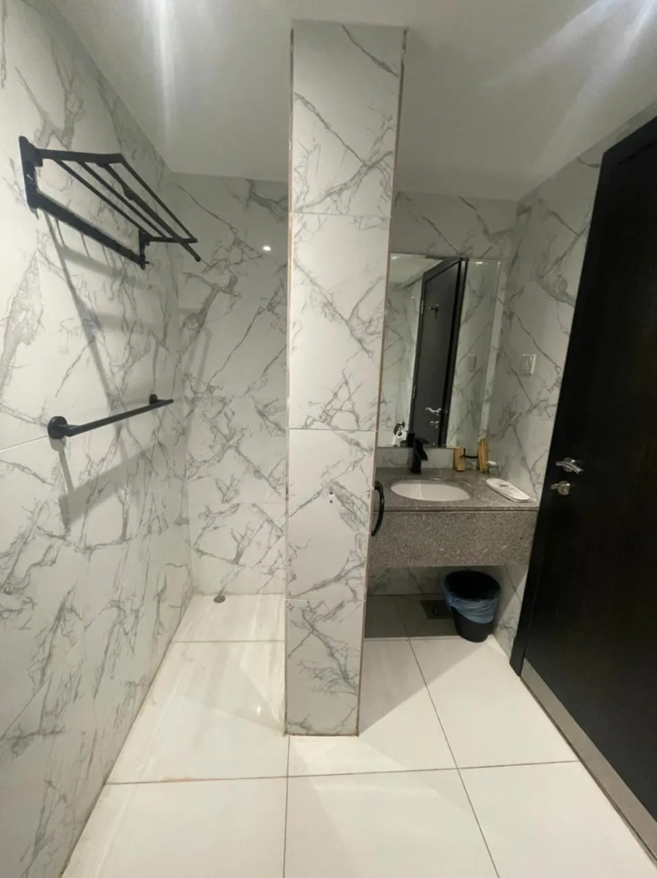 Shower in Durat Al Urubah