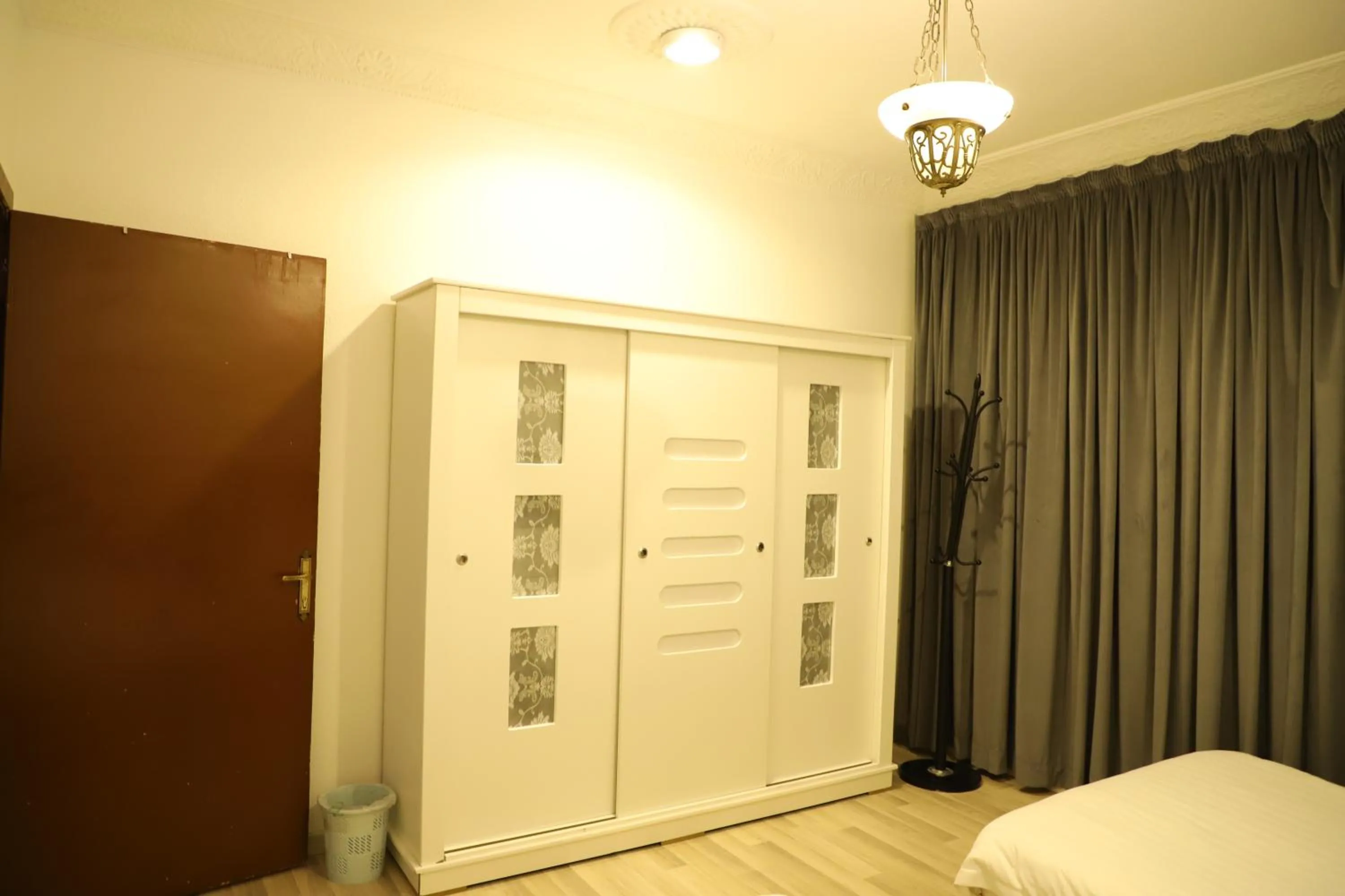 Photo of the whole room, Bed in Durat Al Urubah