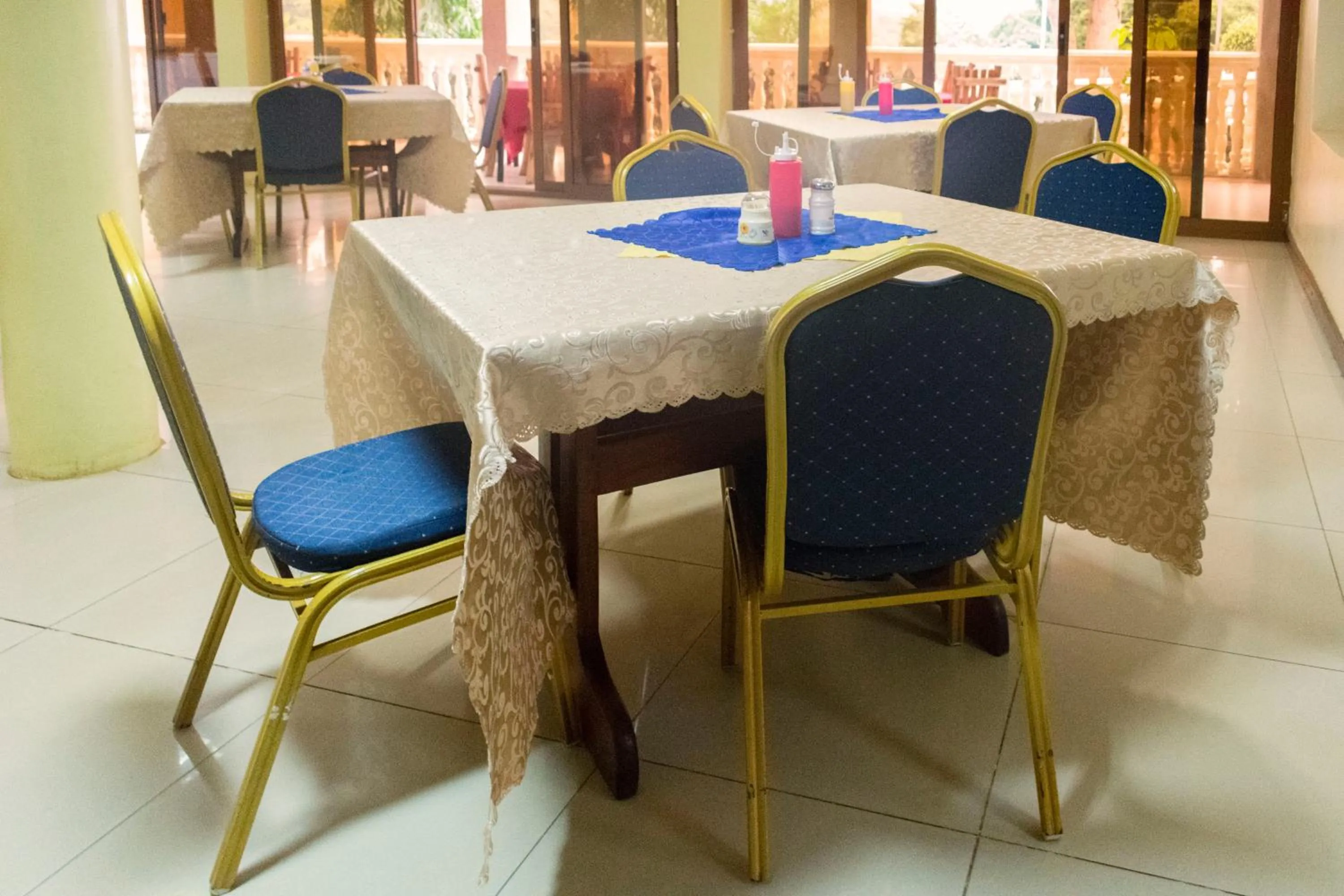 Restaurant/places to eat in Kayegi Hotel Mbale