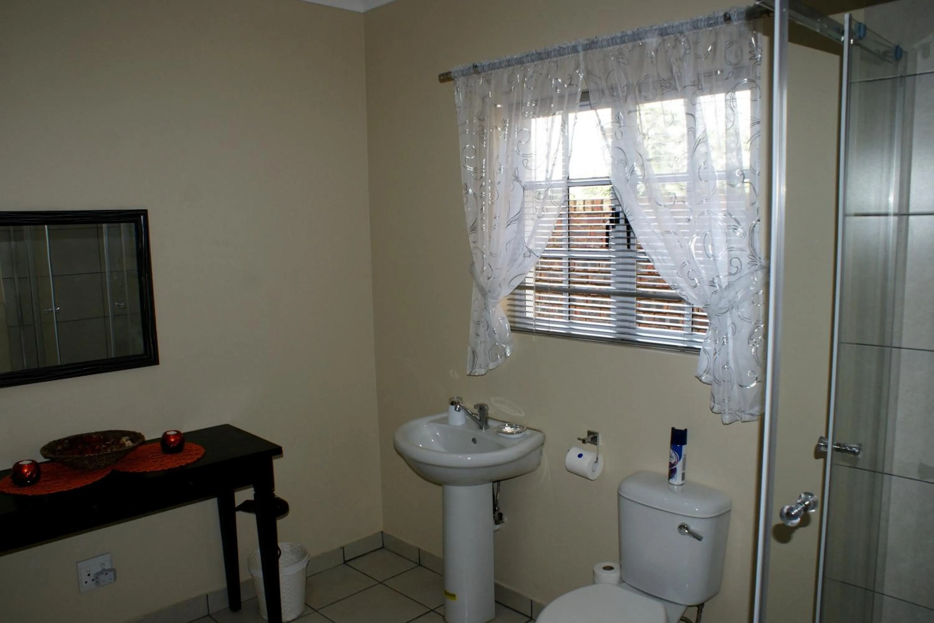 Bathroom in Jolani Guest House