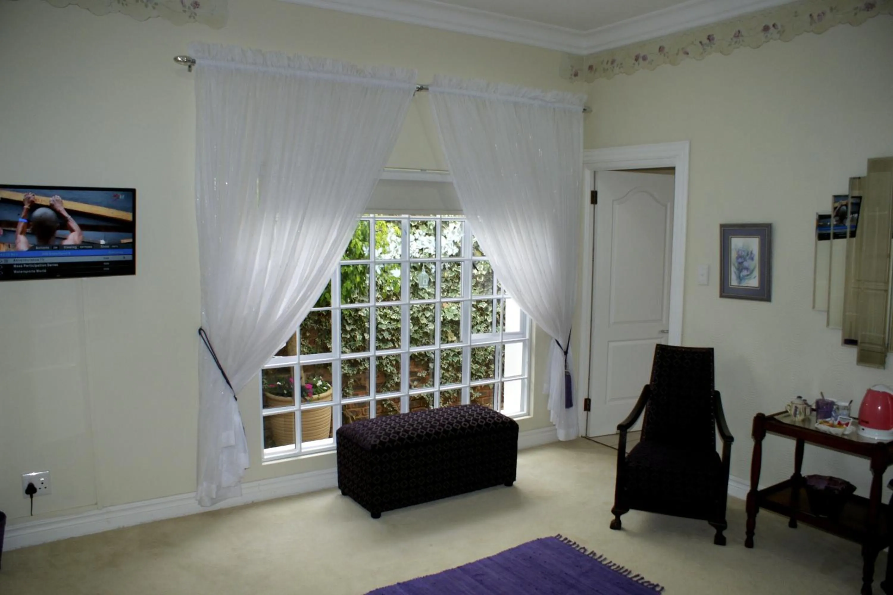 Shower in Jolani Guest House