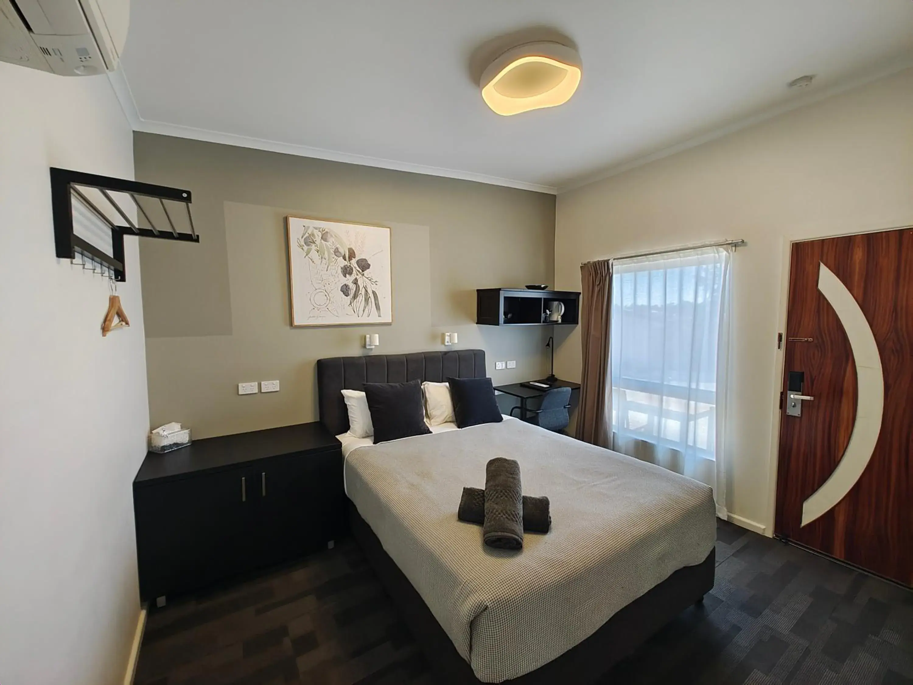 Queen Room in Altair Motel Queen Room in Altair Motel