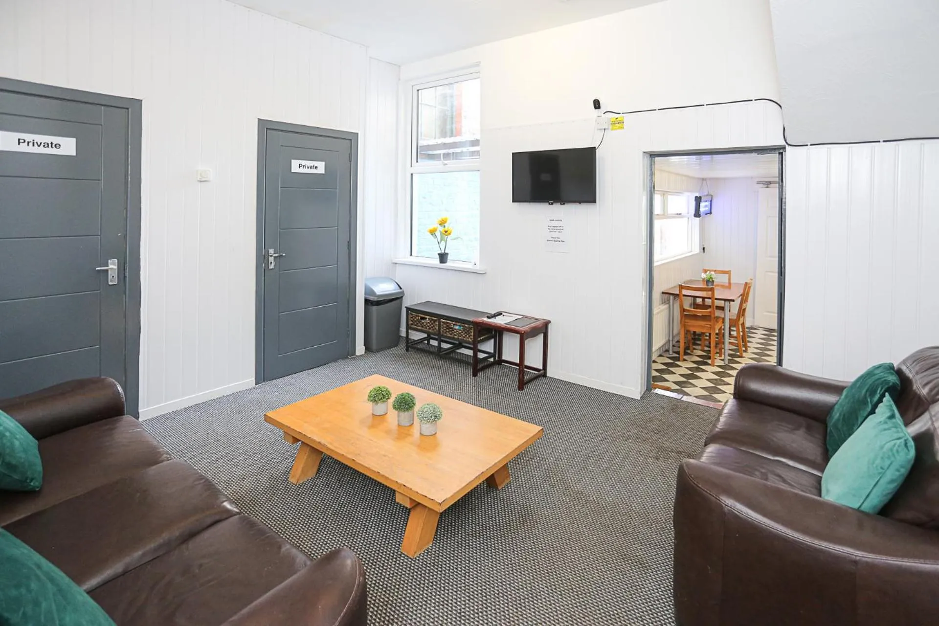 Living room in OYO Queens Quarter