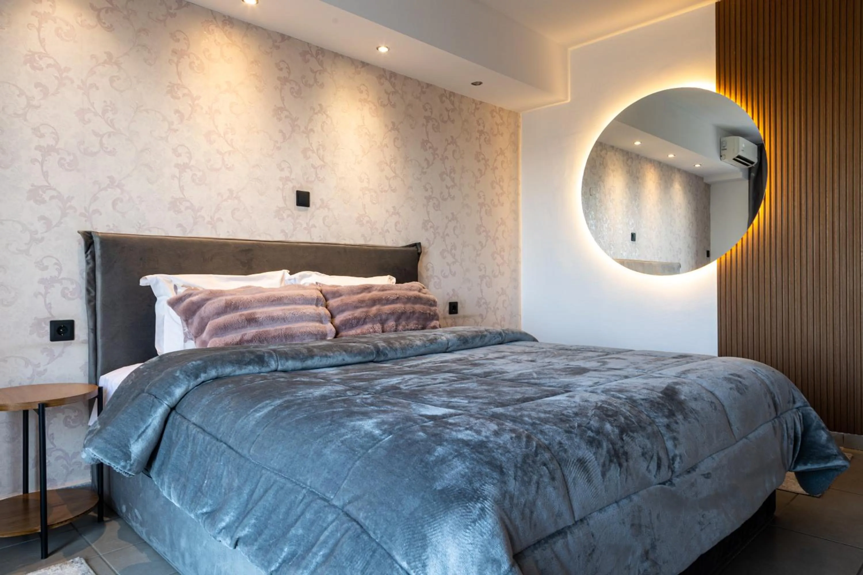 Bed in Limani Comfort Rooms