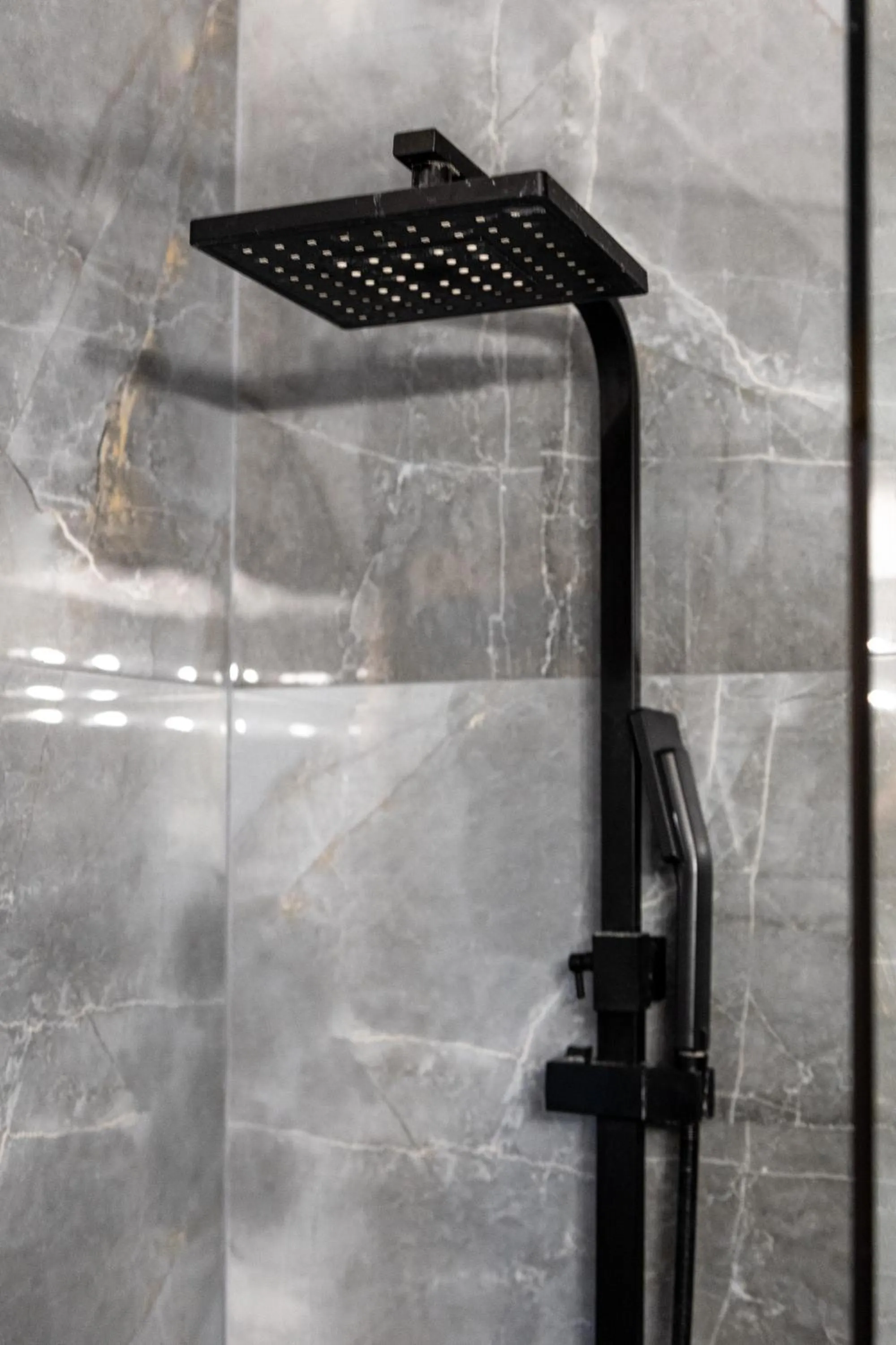 Shower in Limani Comfort Rooms