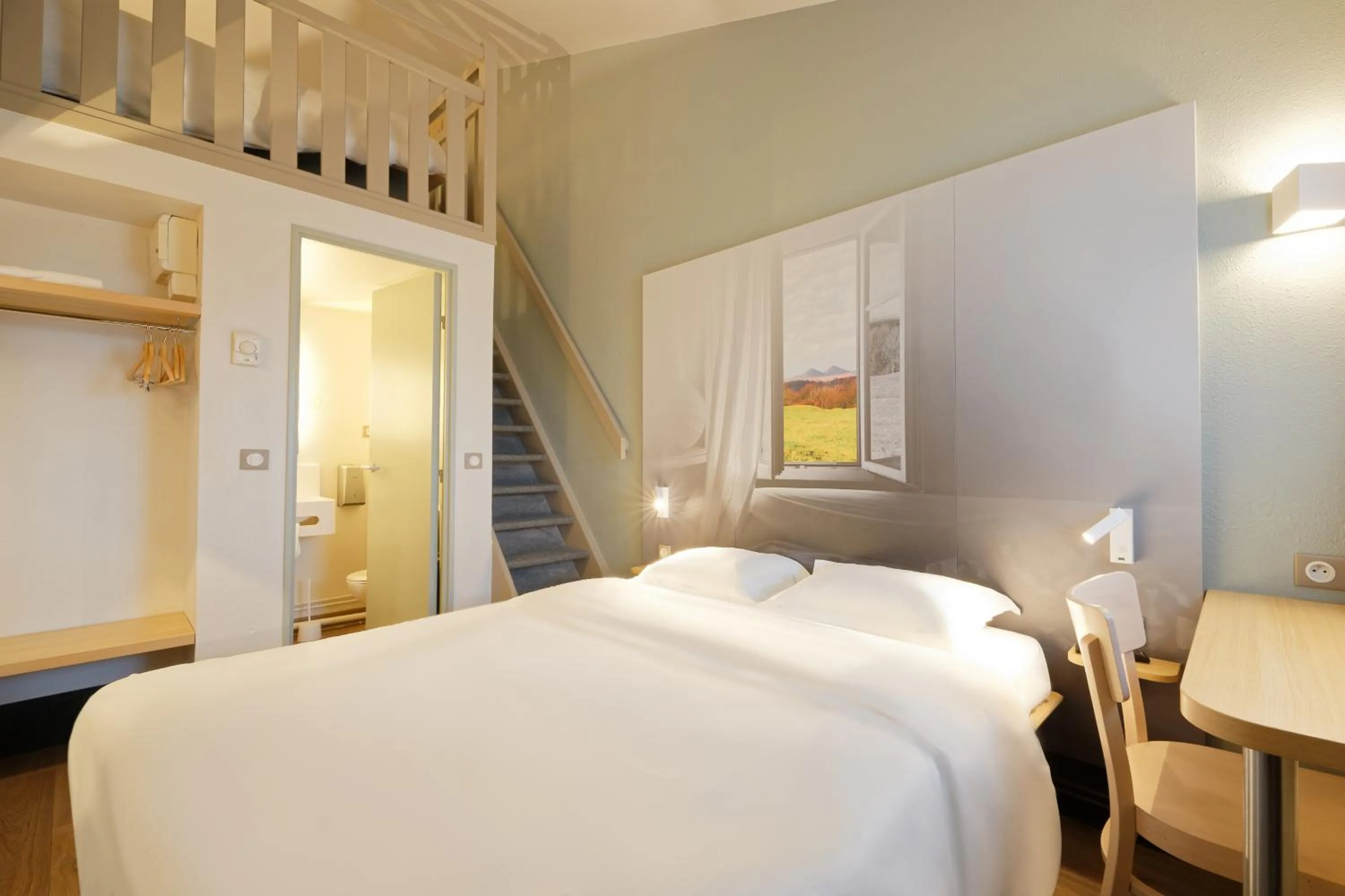 Bedroom, Bed in B&B HOTEL Lens Noyelles-Godault