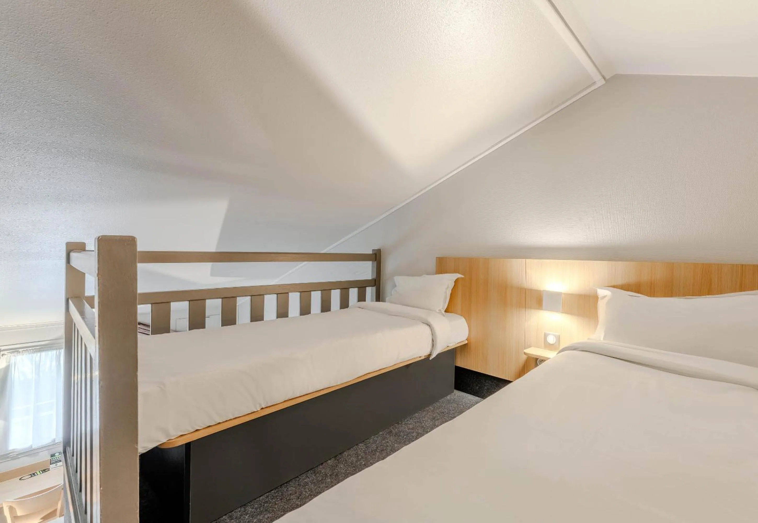 Bedroom, Bed in B&B HOTEL Lens Noyelles-Godault