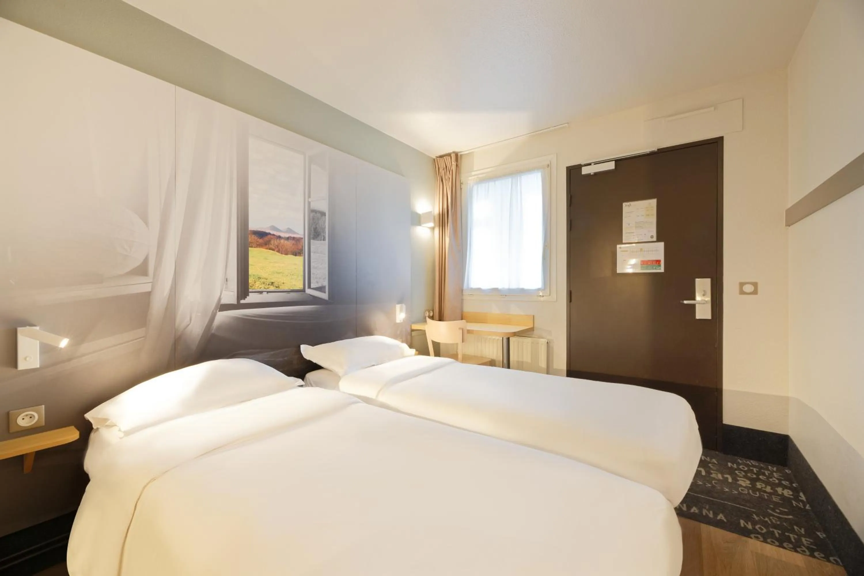 Bedroom, Bed in B&B HOTEL Lens Noyelles-Godault