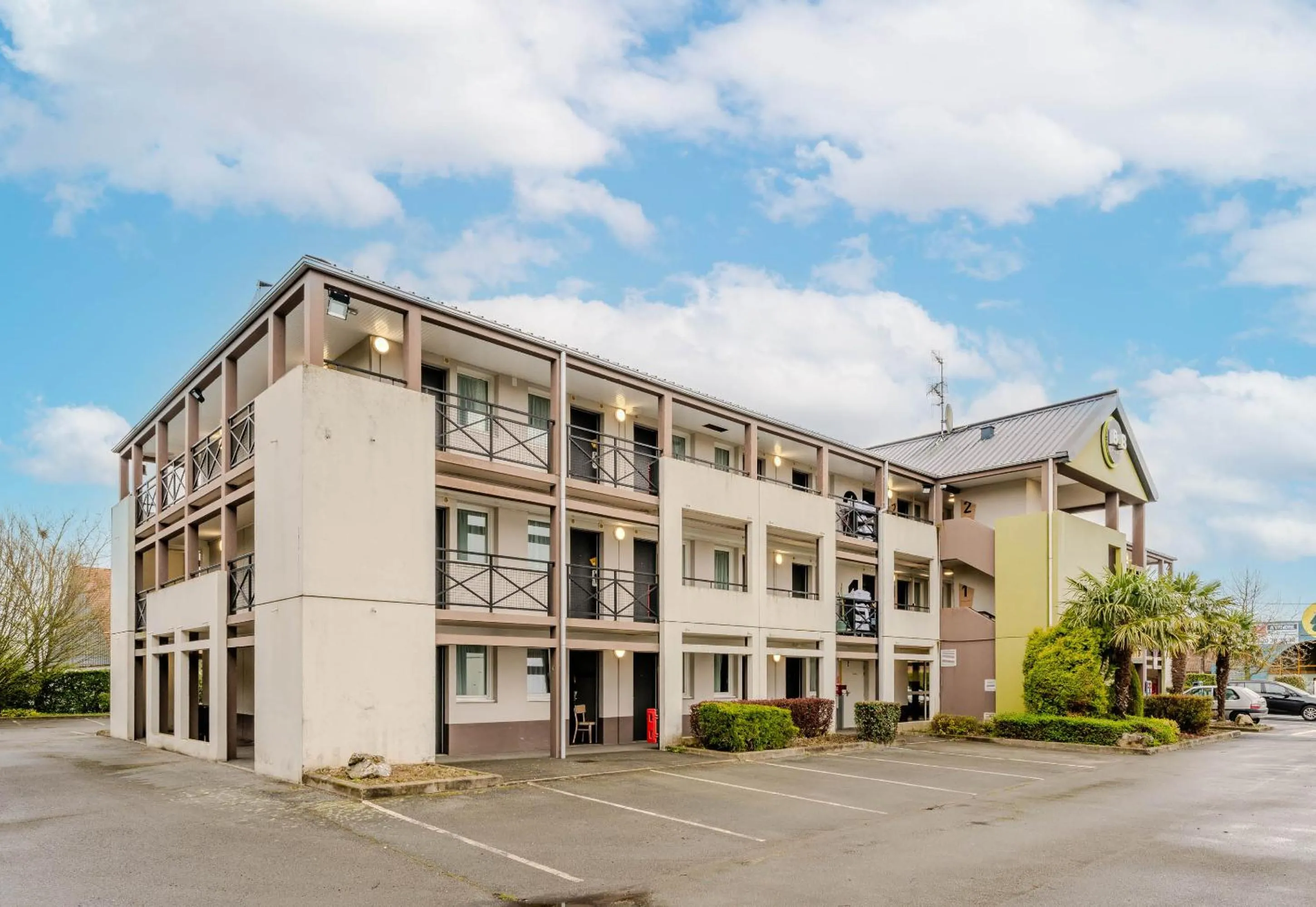 Property building in B&B HOTEL Lens Noyelles-Godault