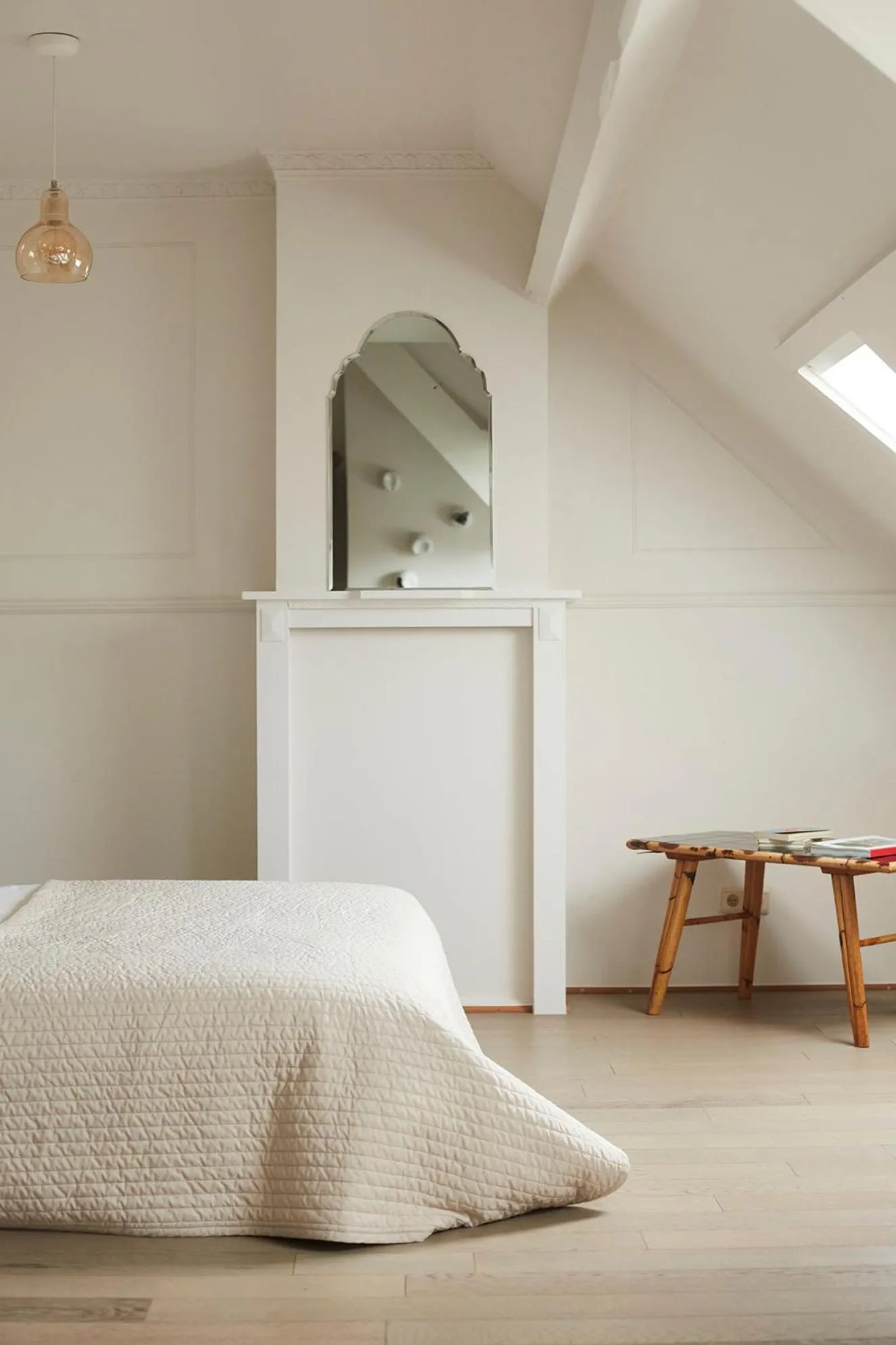 Bed in Maison d'Artiste