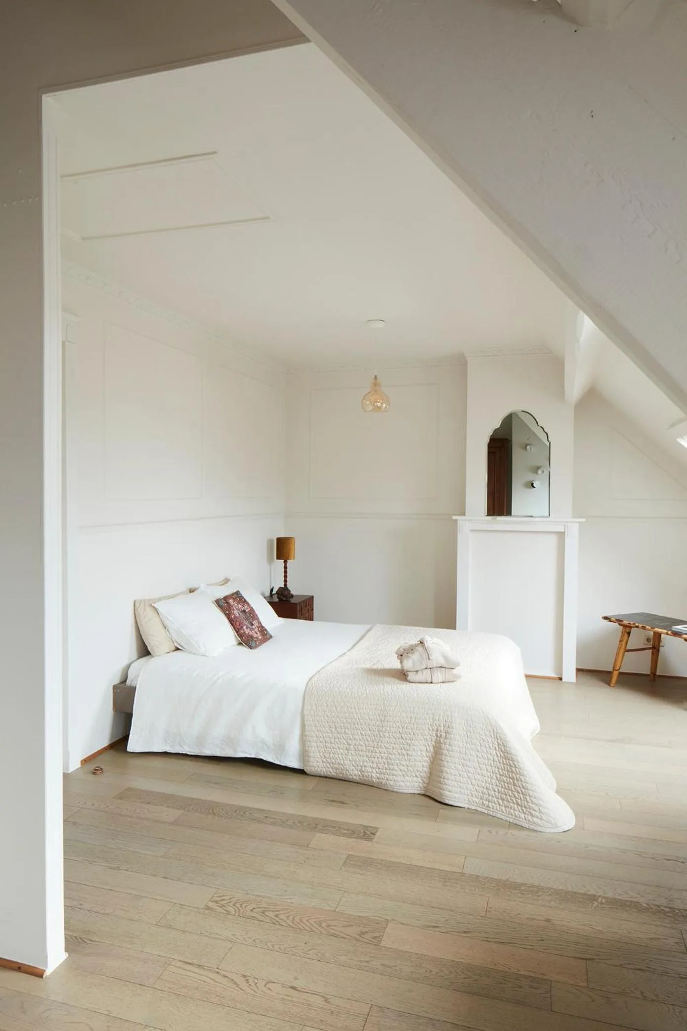 Bed in Maison d'Artiste