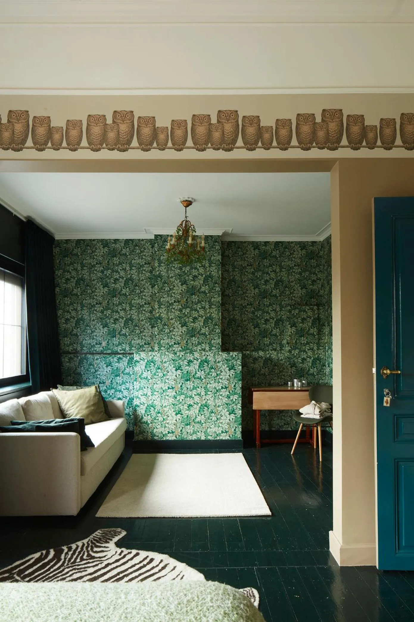 Seating area, Bed in Maison d'Artiste