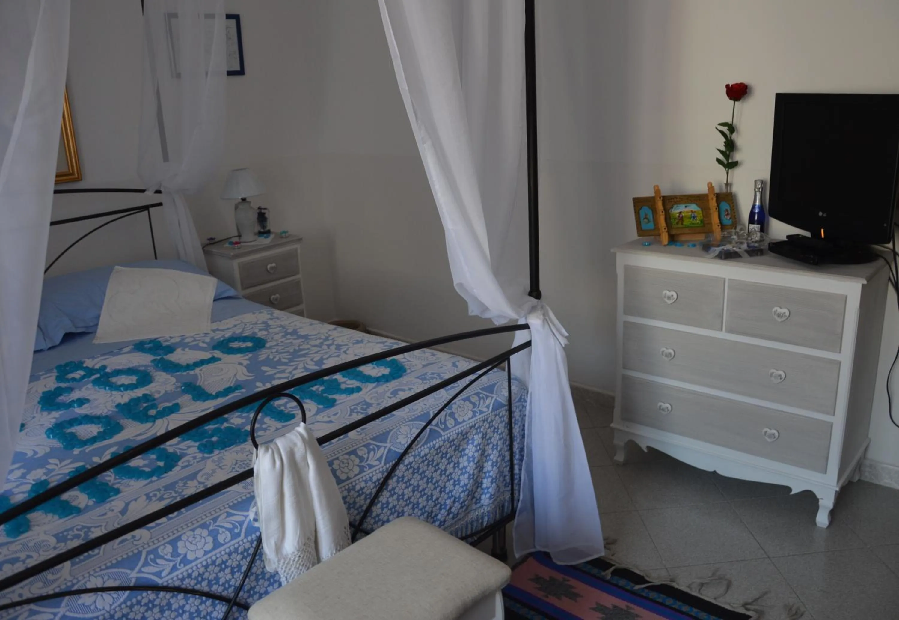 Summer, Bed in B&B Vicolo del Chiostro