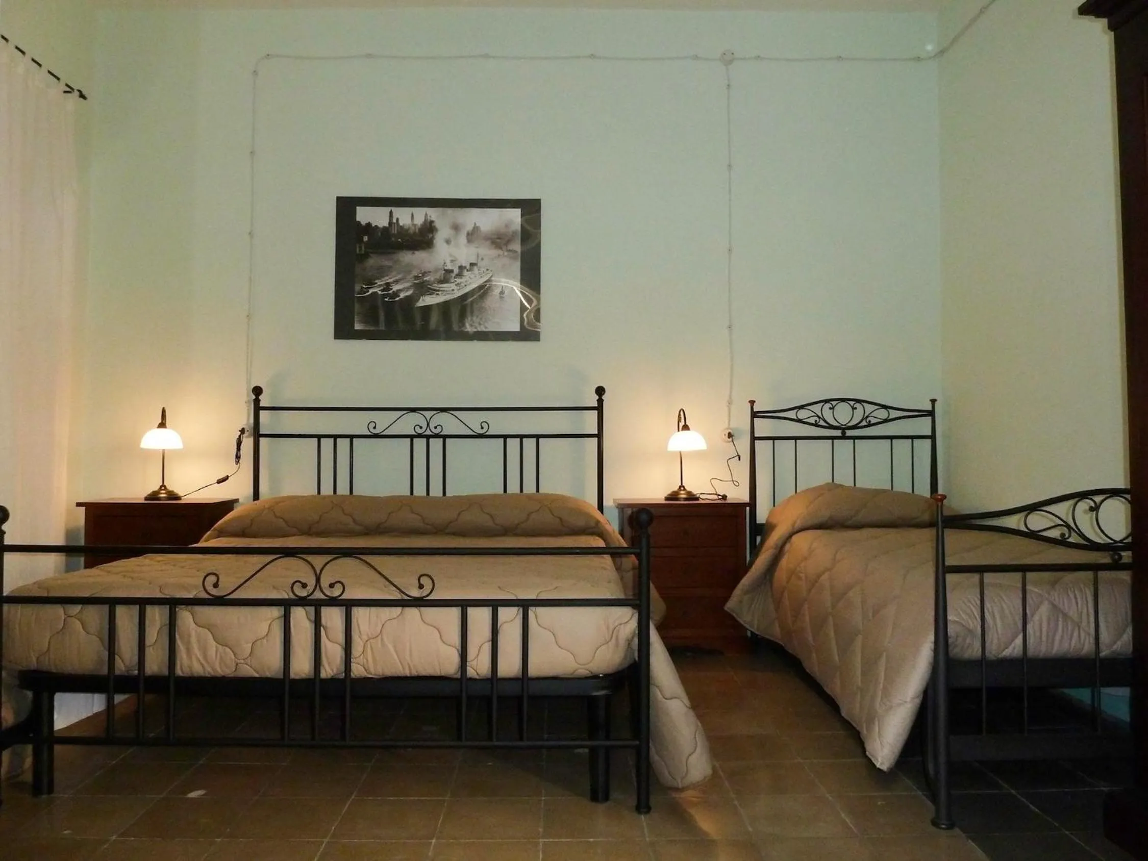 Photo of the whole room, Bed in La Casa dellAmericano - Casa d'epoca anni '30