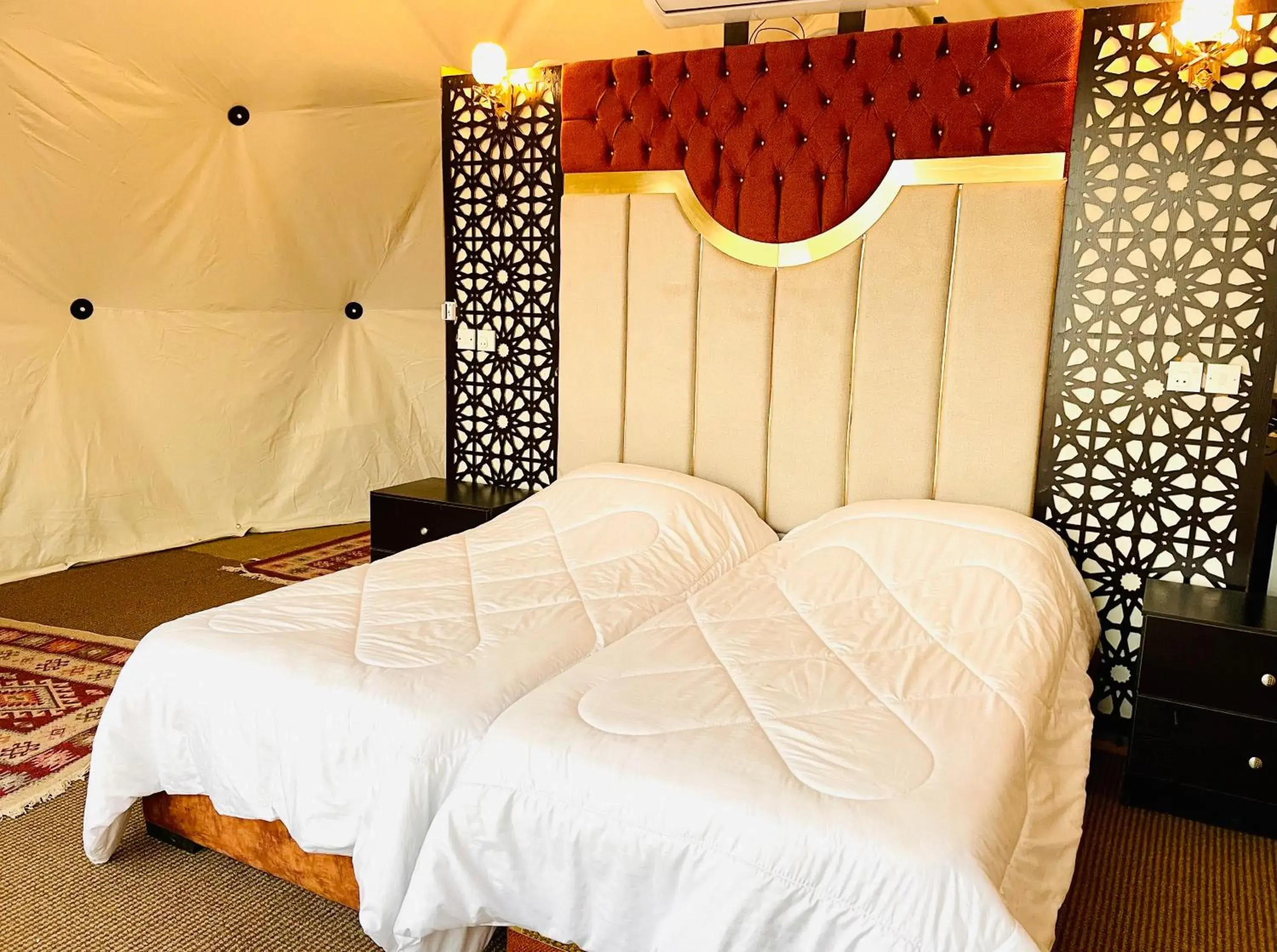Bed in Hasan Zawaideh luxury camp 2 Bed in Hasan Zawaideh luxury camp 2