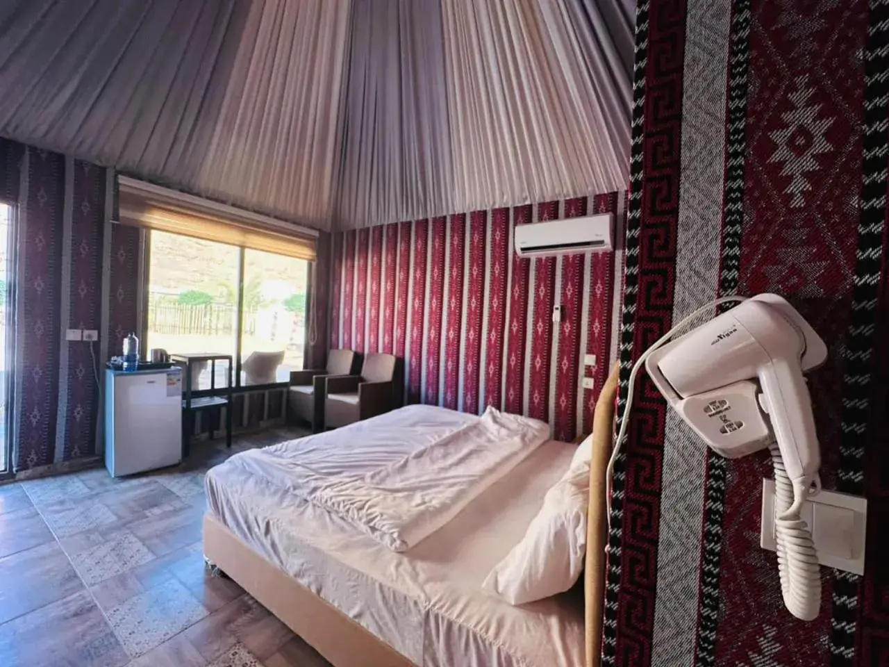 Bed in Hasan Zawaideh luxury camp 2 Bed in Hasan Zawaideh luxury camp 2