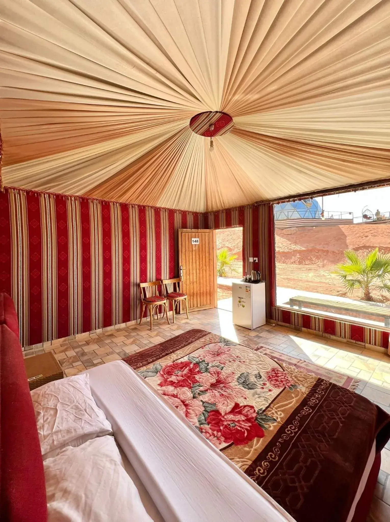 Bed in Hasan Zawaideh luxury camp 2 Bed in Hasan Zawaideh luxury camp 2