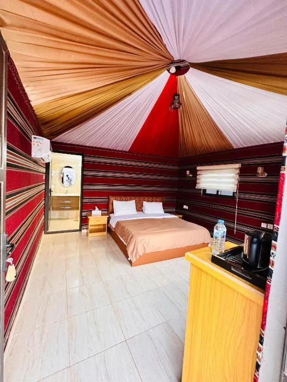 Bed in Hasan Zawaideh luxury camp 2