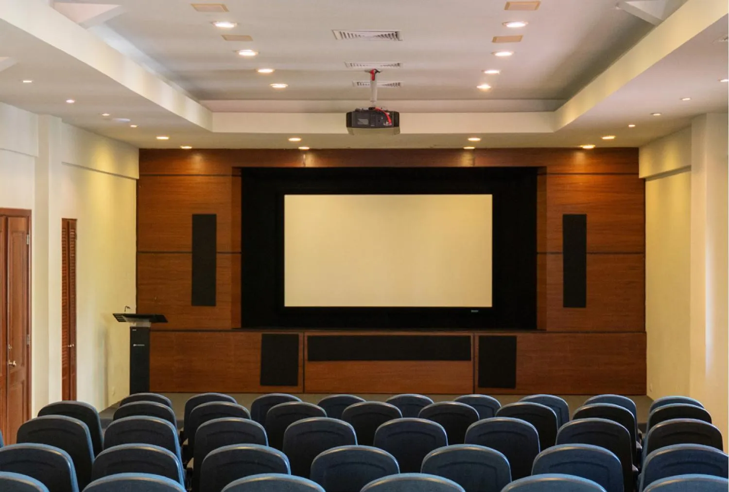 Property building in Hotel Casa Hemingway