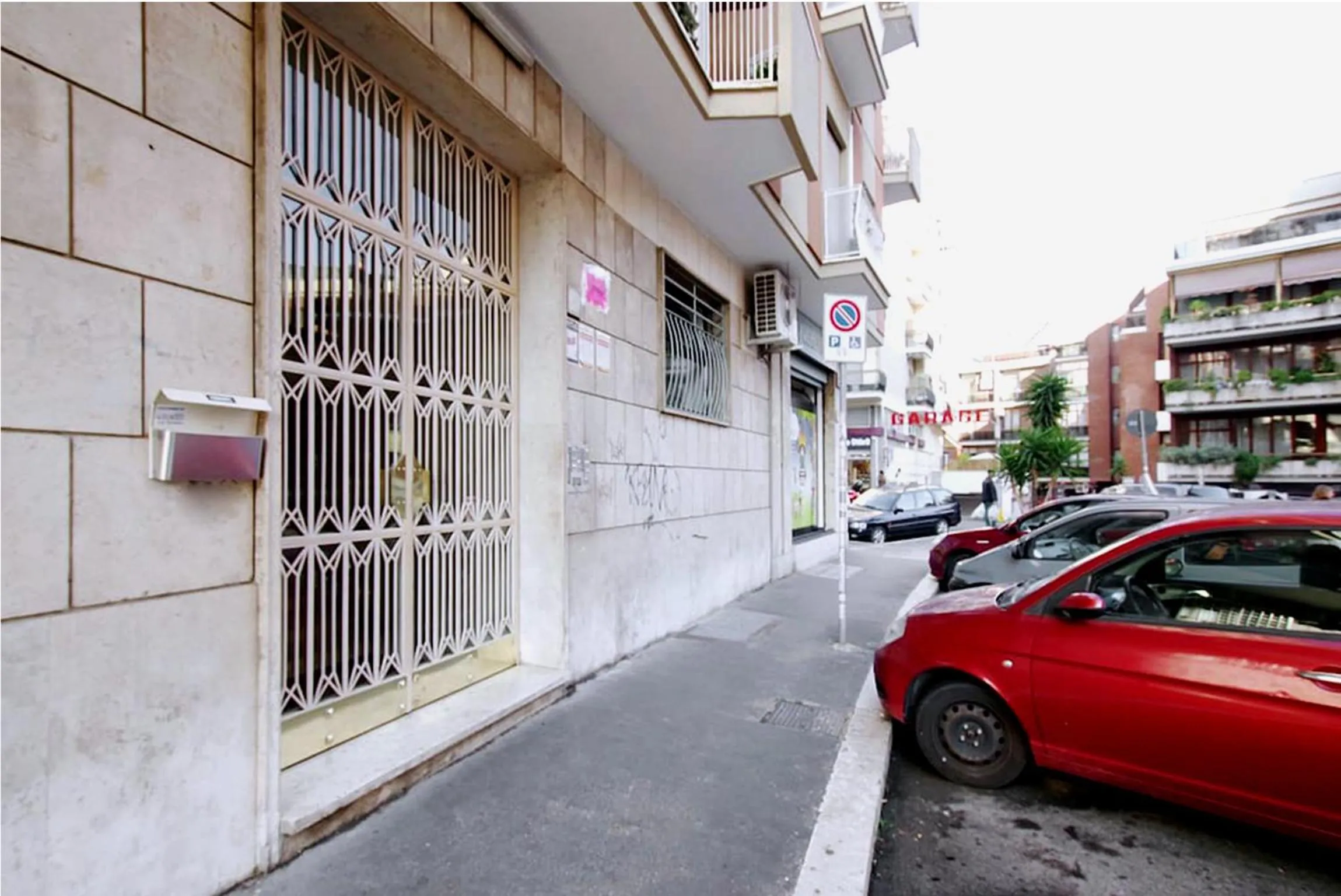 Facade/entrance in Eufonia Vinyl Friendly Apartment