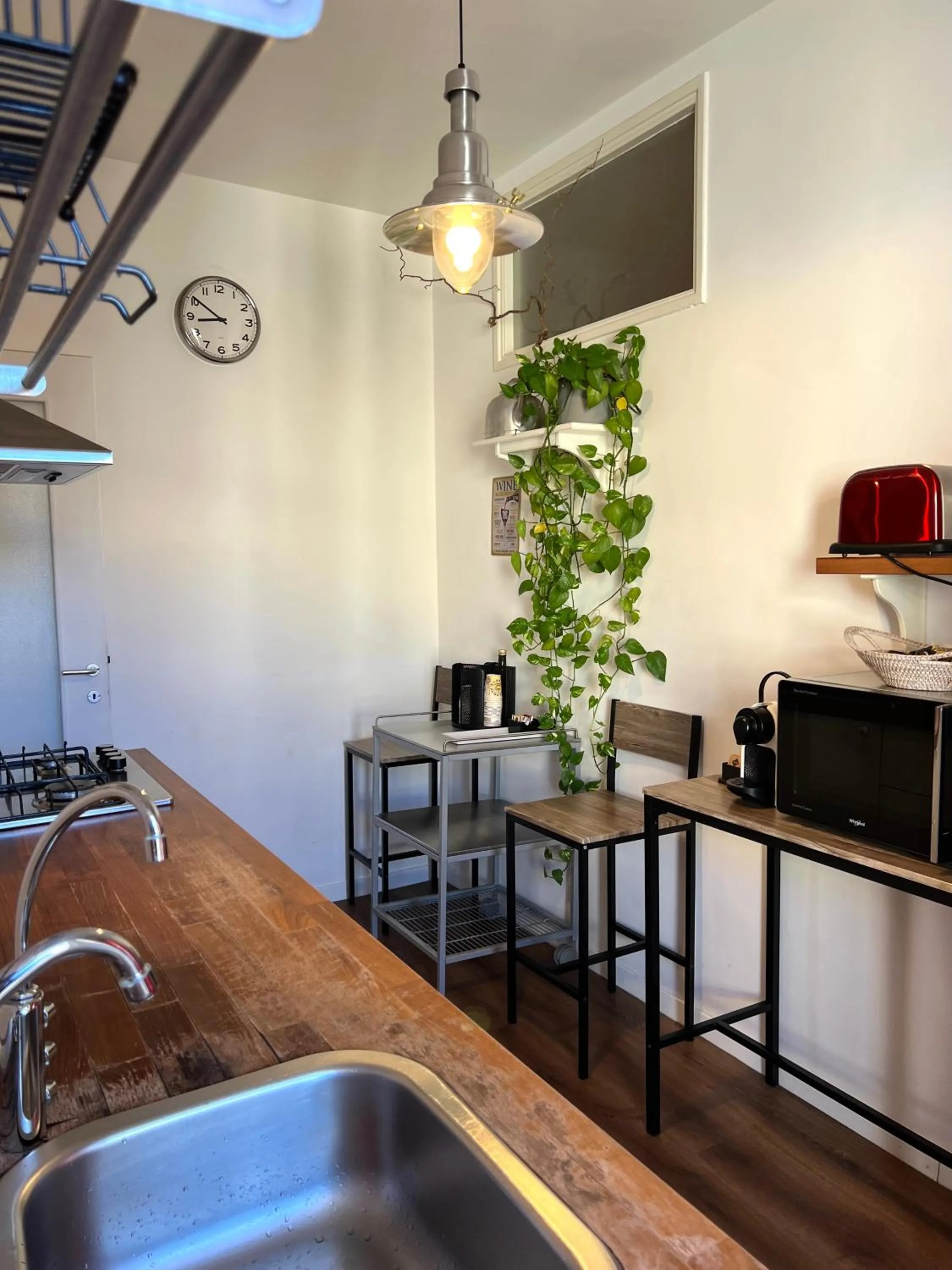 Kitchen or kitchenette in Eufonia Vinyl Friendly Apartment