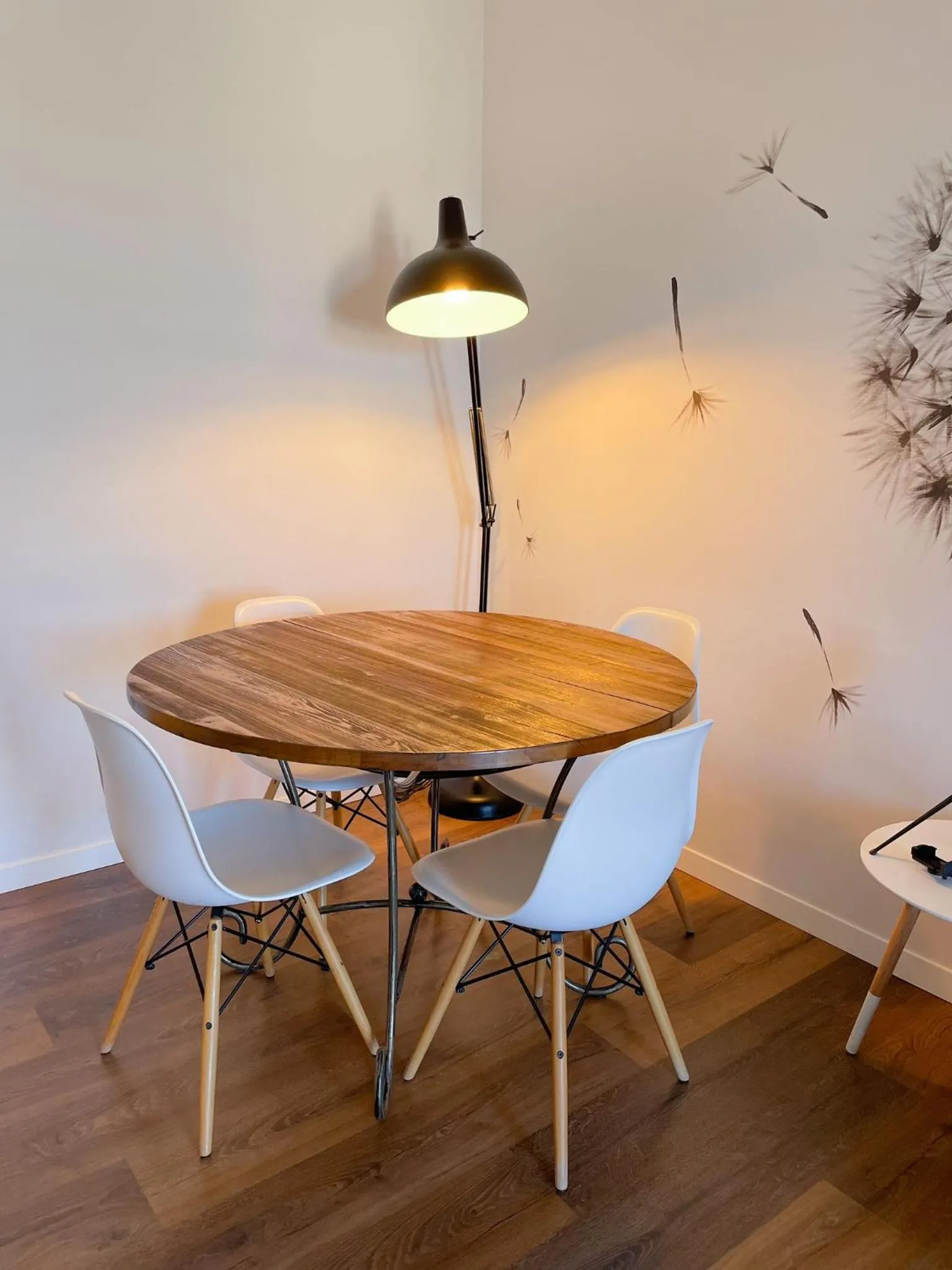 Dining area in Eufonia Vinyl Friendly Apartment