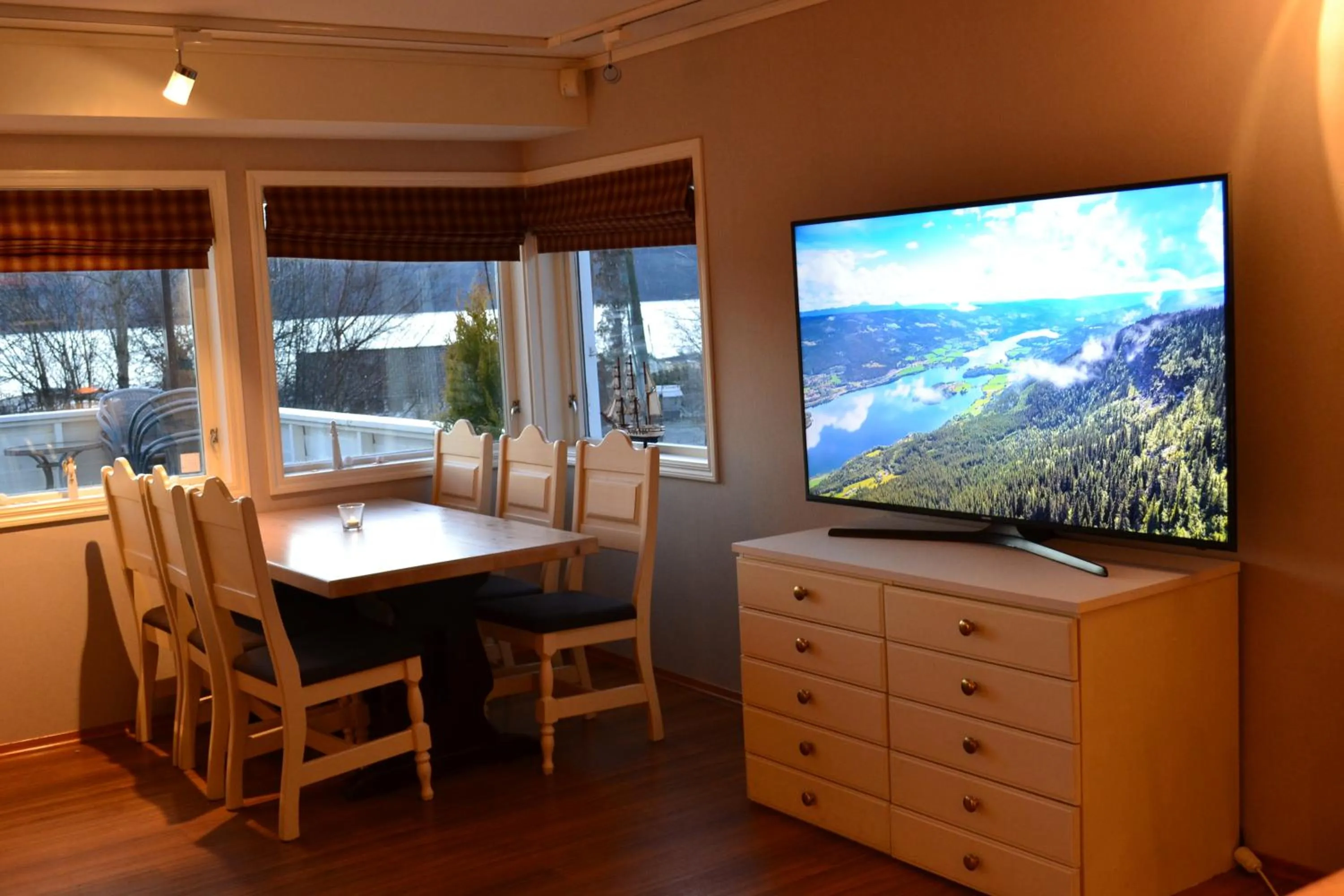 Restaurant/places to eat in VIKEDAL VERTSHUS hotel