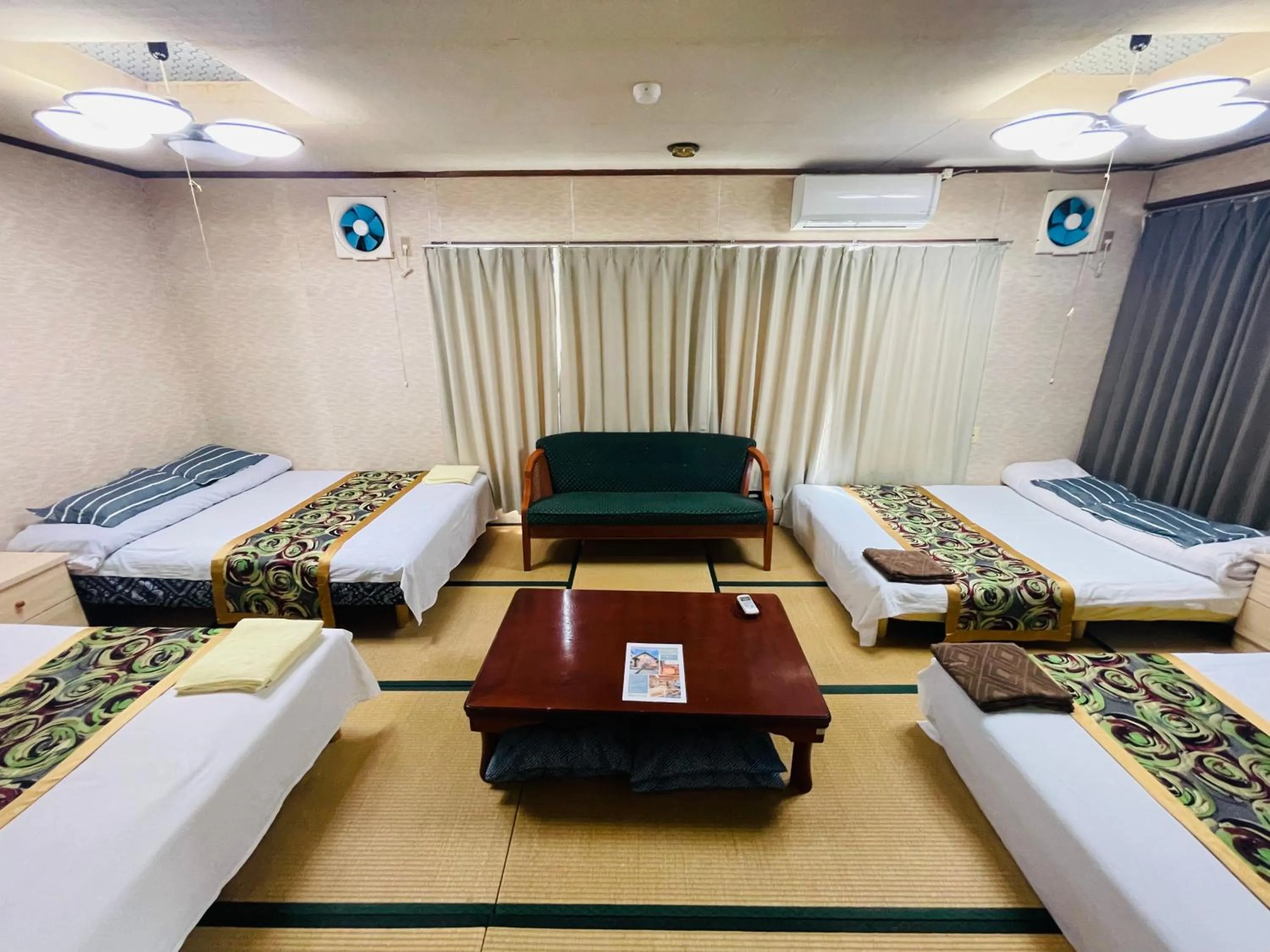 Bed in Shiga Biwa Lake Shanshui House