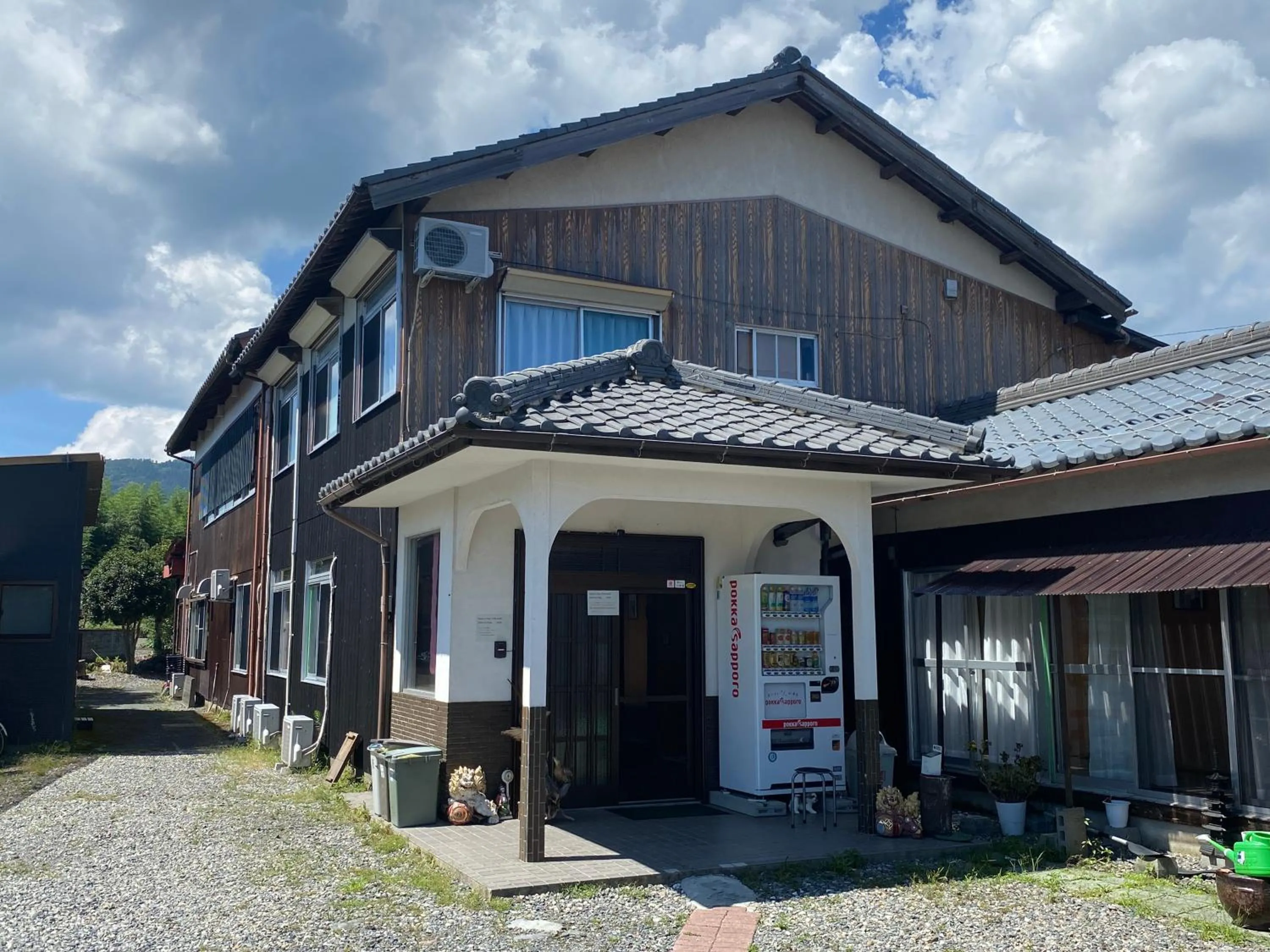 Property building in Shiga Biwa Lake Shanshui House