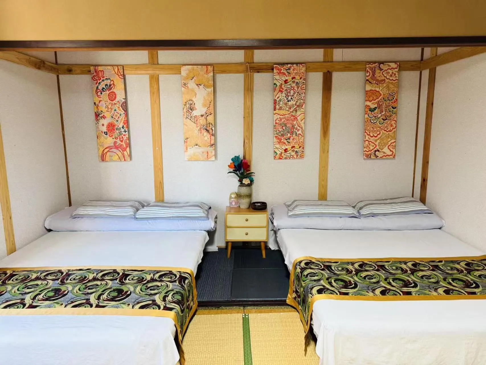 Bed in Shiga Biwa Lake Shanshui House