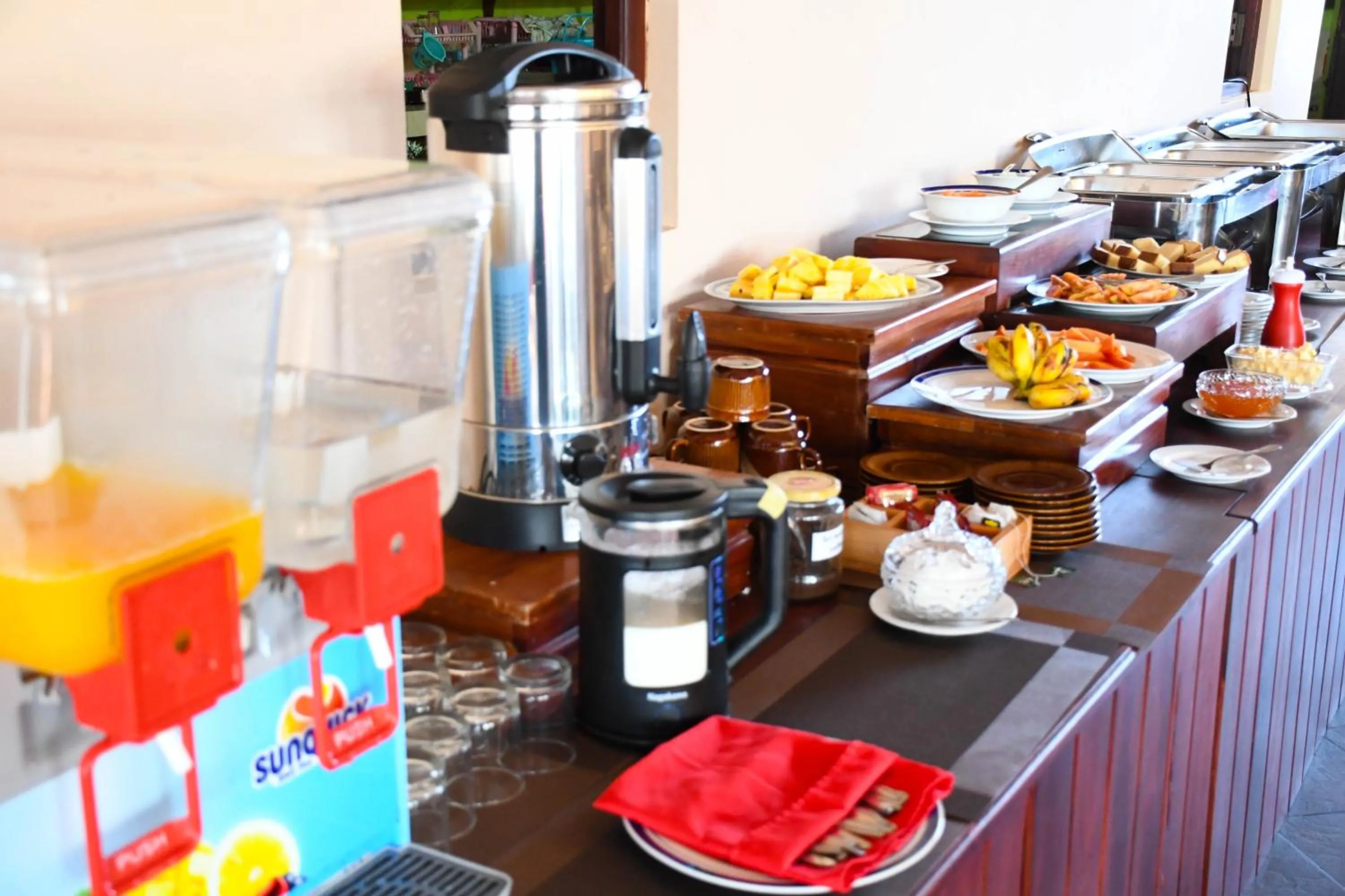 Drifters Hotel & Beach Restaurant