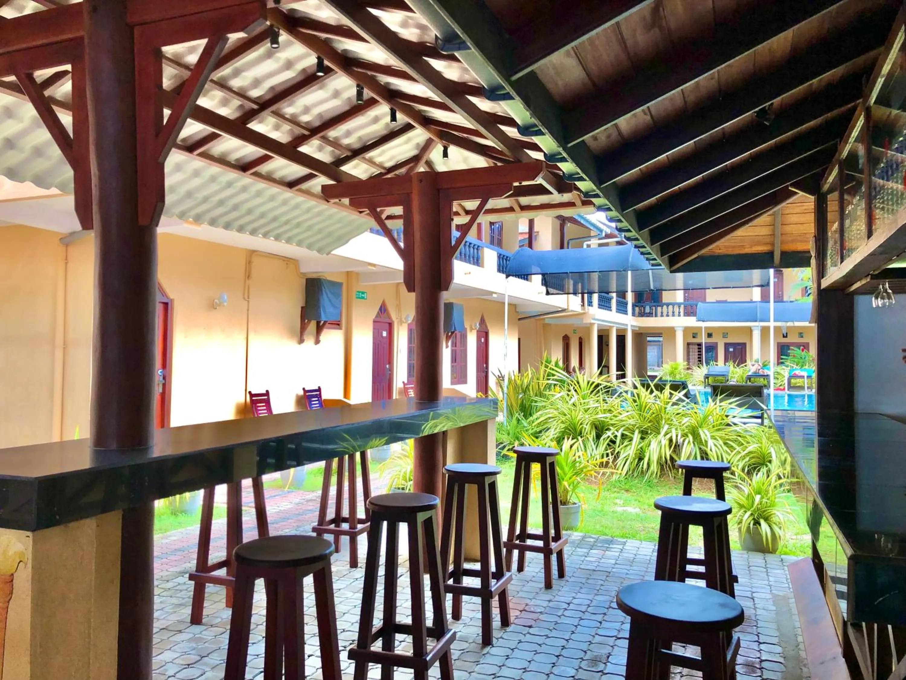 Drifters Hotel & Beach Restaurant