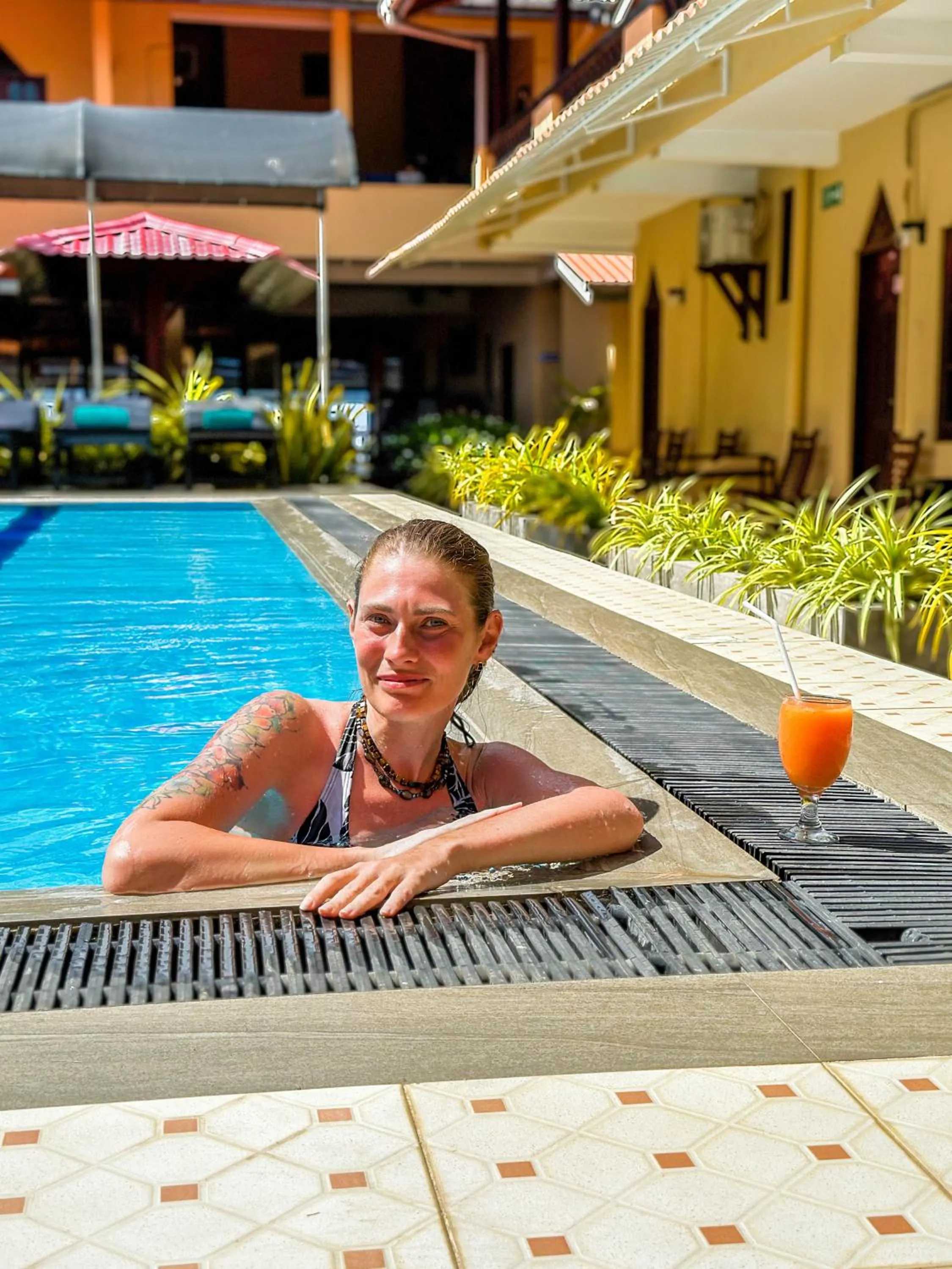 Drifters Hotel & Beach Restaurant