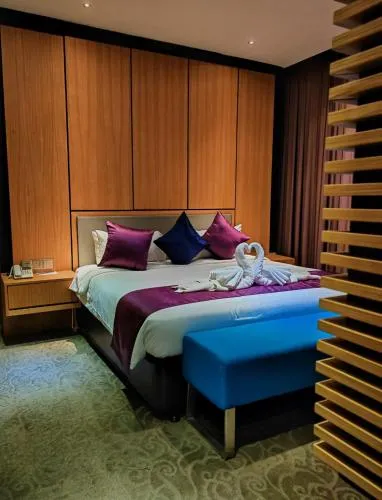 Greens Hotel & Suites