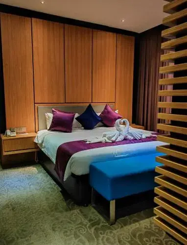 Greens Hotel & Suites Greens Hotel & Suites