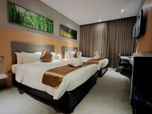 Greens Hotel & Suites Greens Hotel & Suites