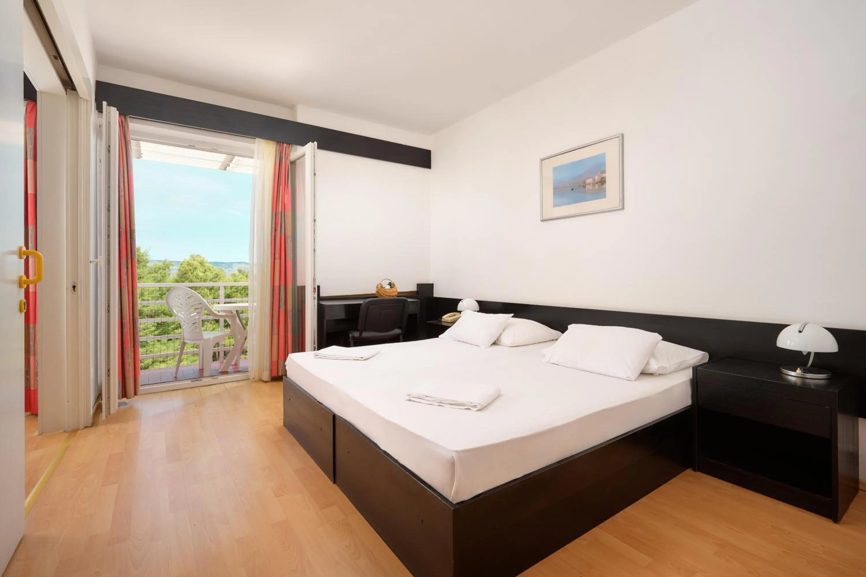 Property building, Bed in Hotel Hvar