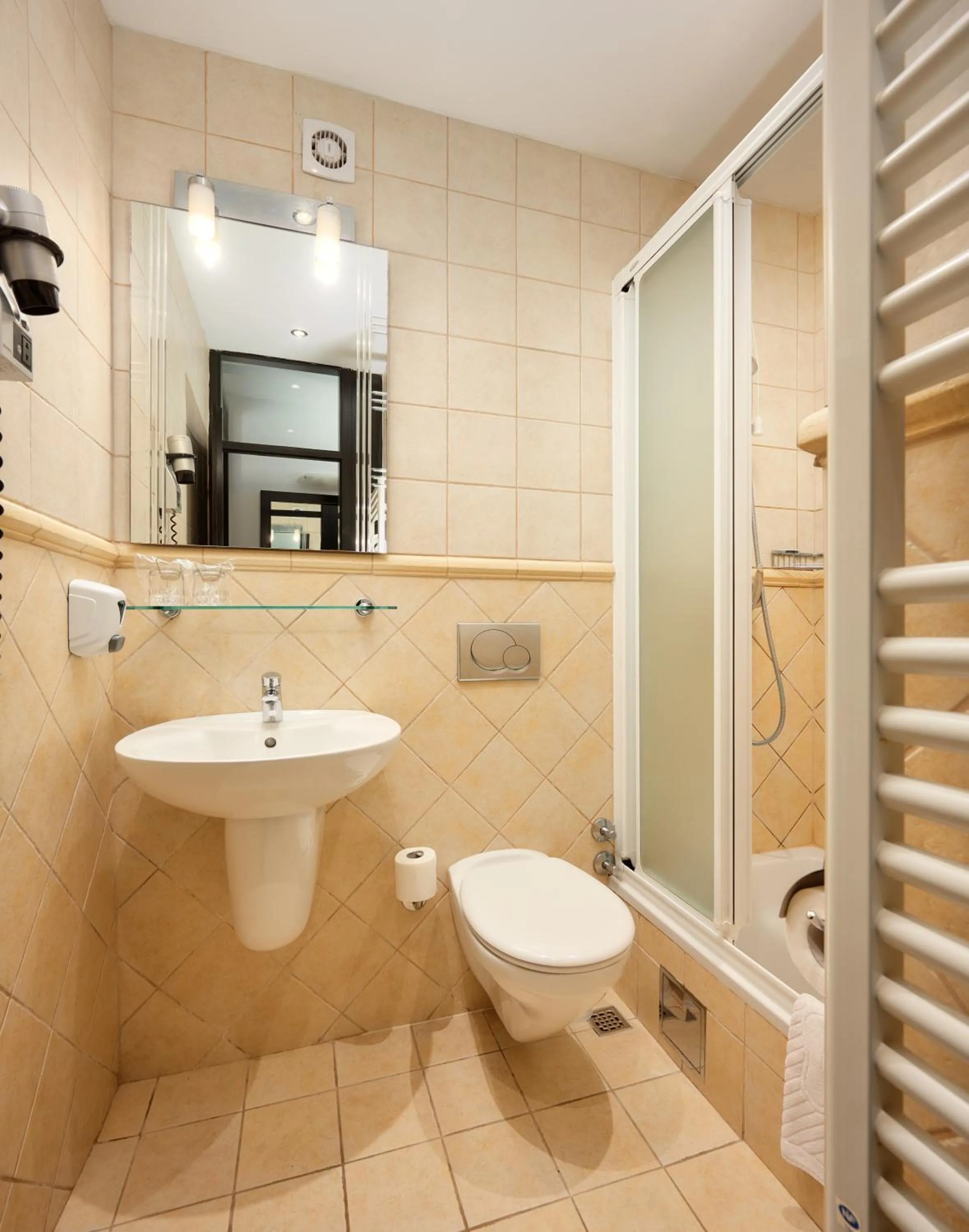 Toilet in Hotel Hvar