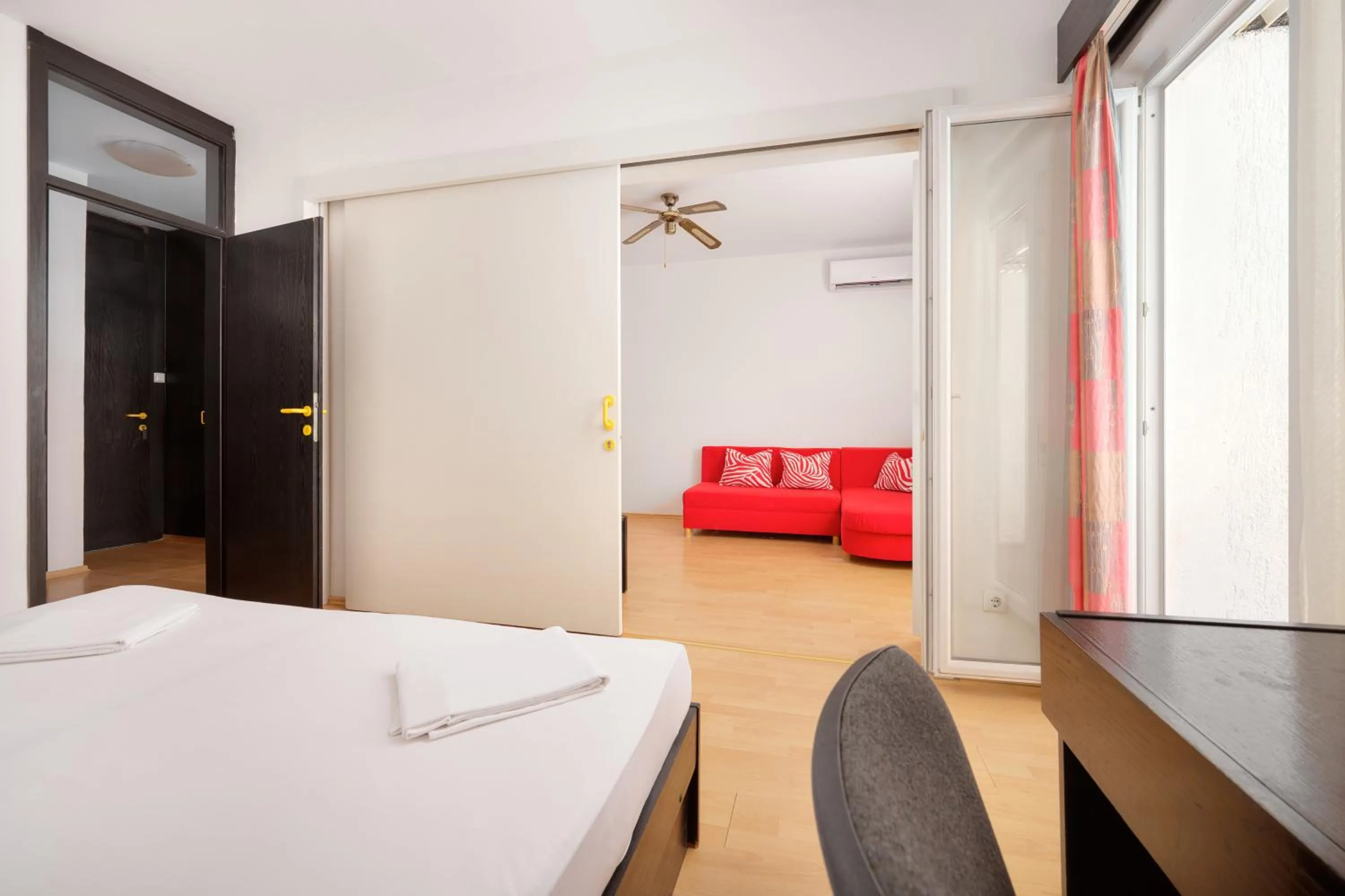 Property building, Bed in Hotel Hvar