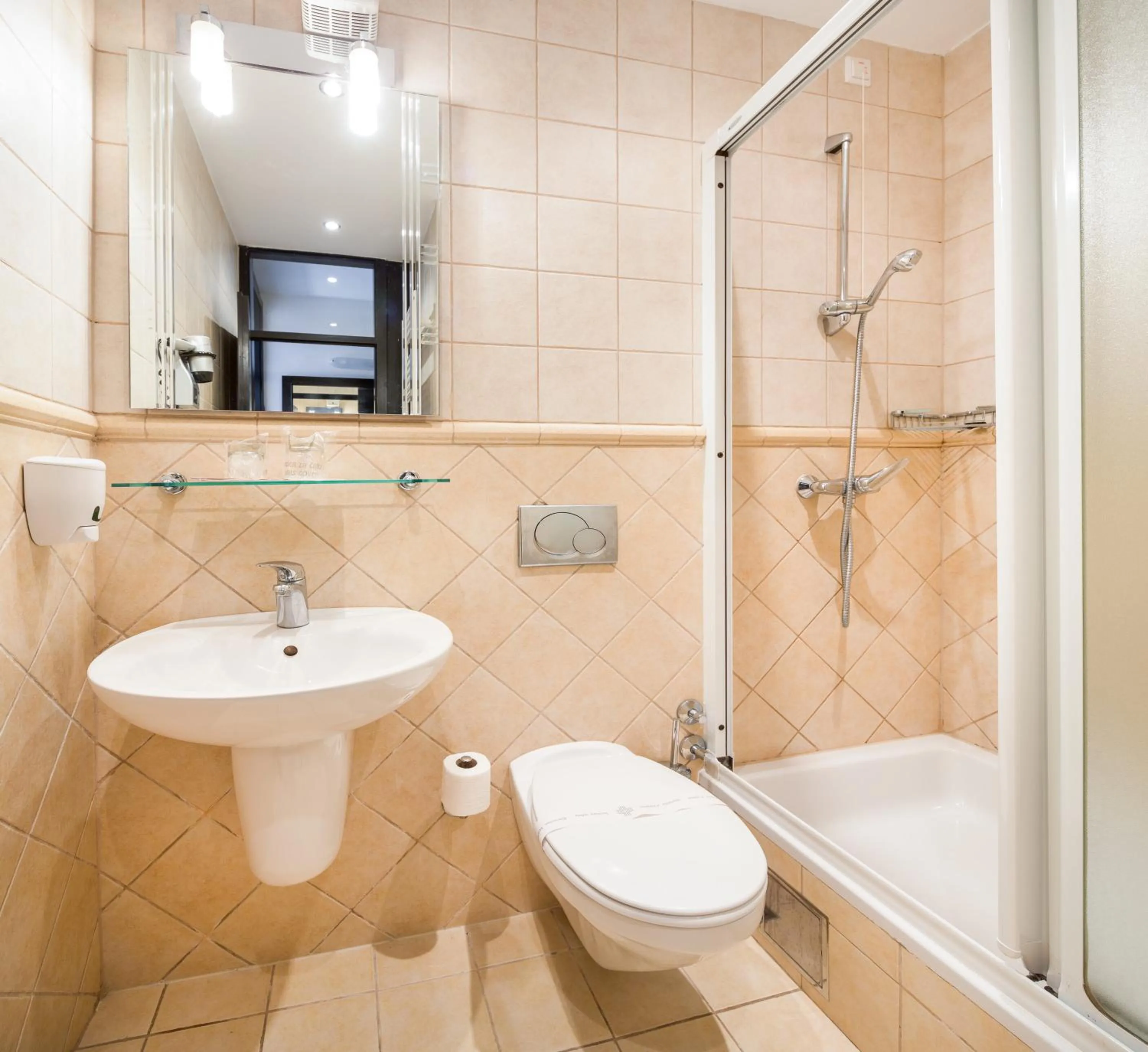 Shower in Hotel Hvar