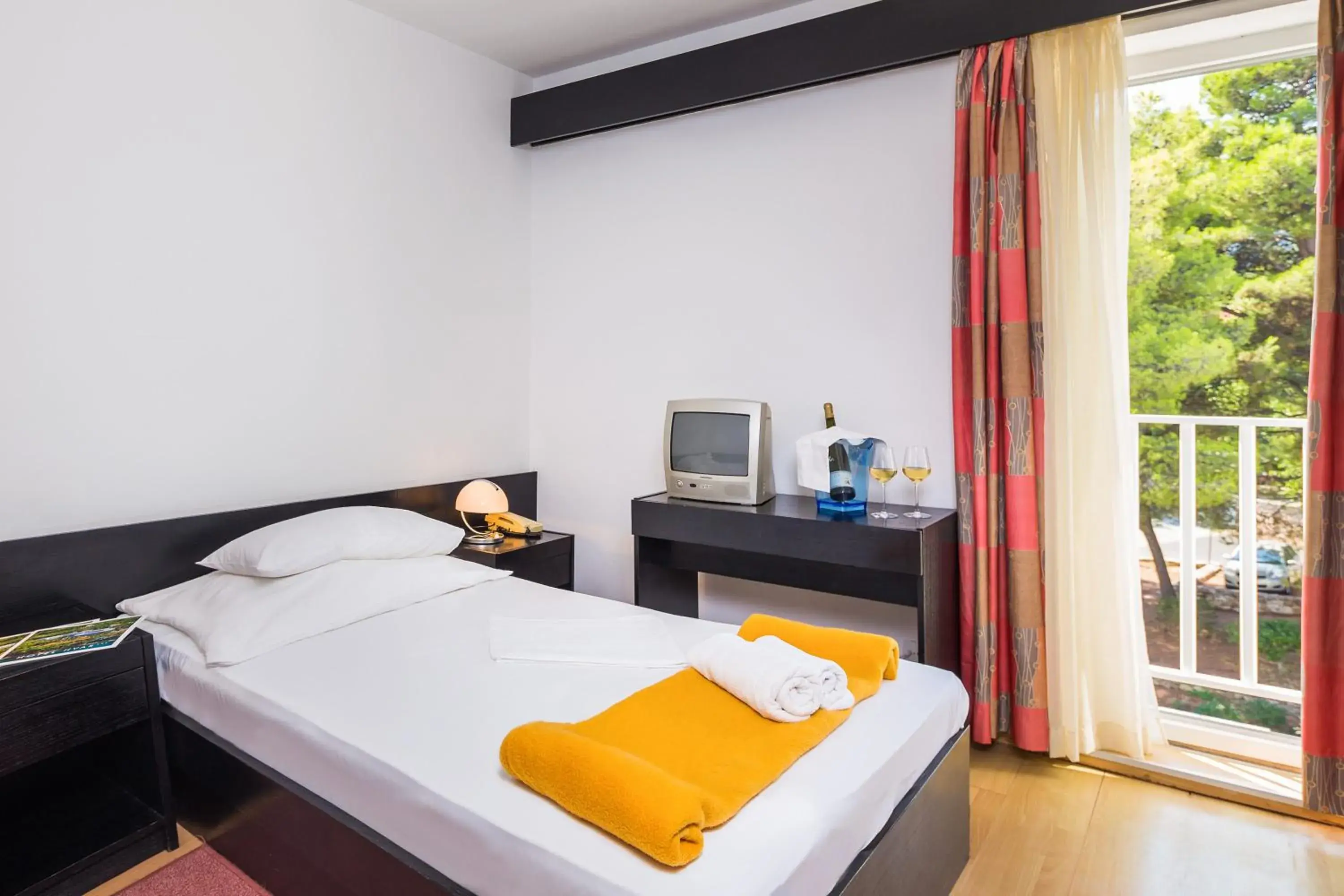 Bed in Hotel Hvar Bed in Hotel Hvar