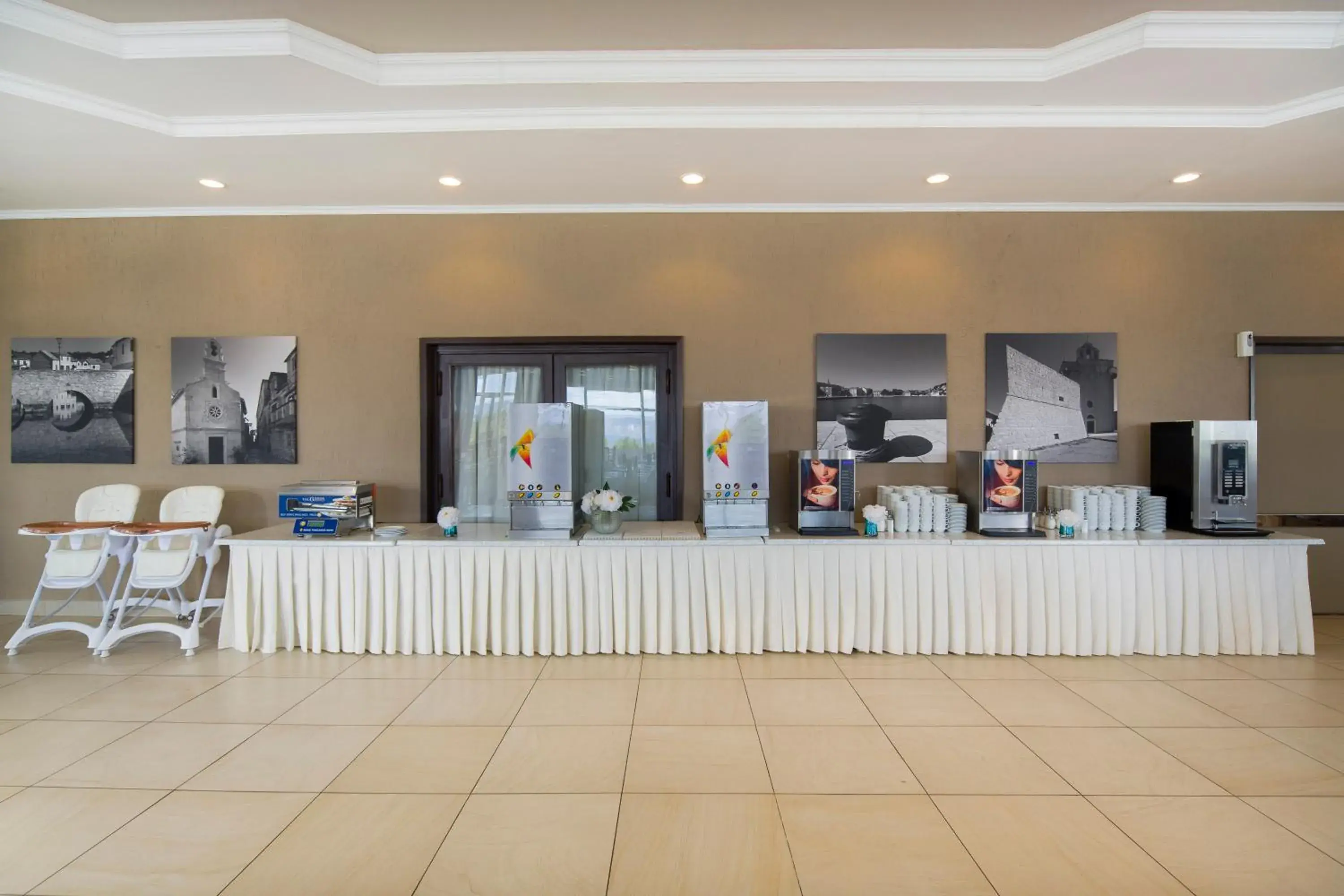 Restaurant/places to eat in Hotel Hvar Restaurant/places to eat in Hotel Hvar