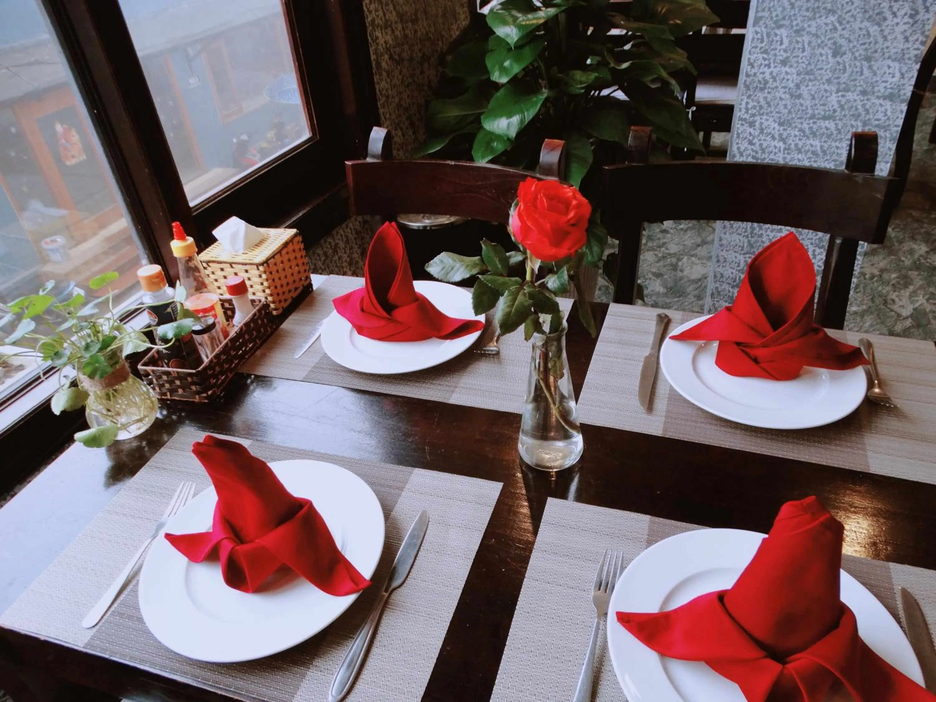 Restaurant/places to eat in Sapa Hills Hotel