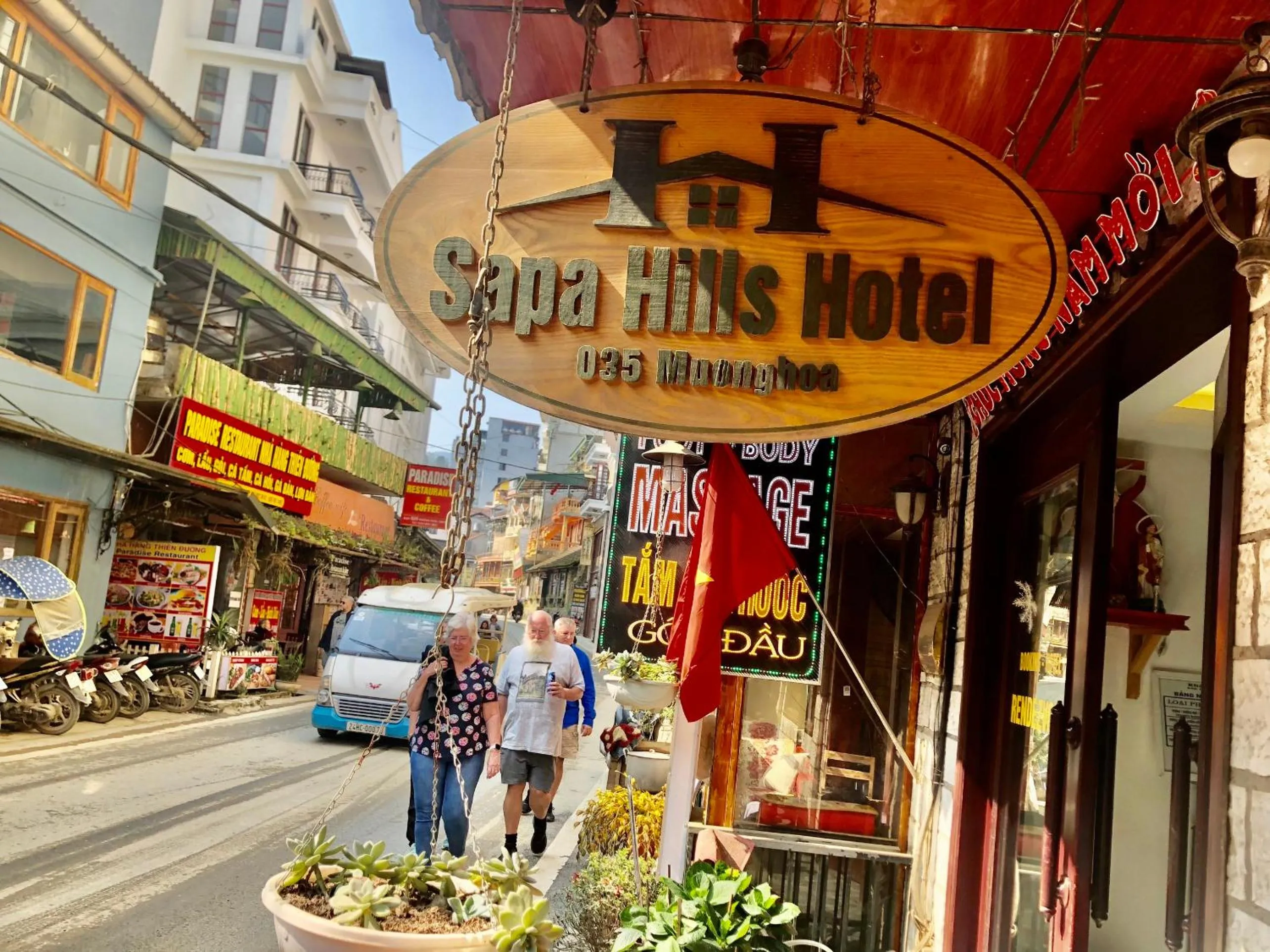 Logo/Certificate/Sign in Sapa Hills Hotel