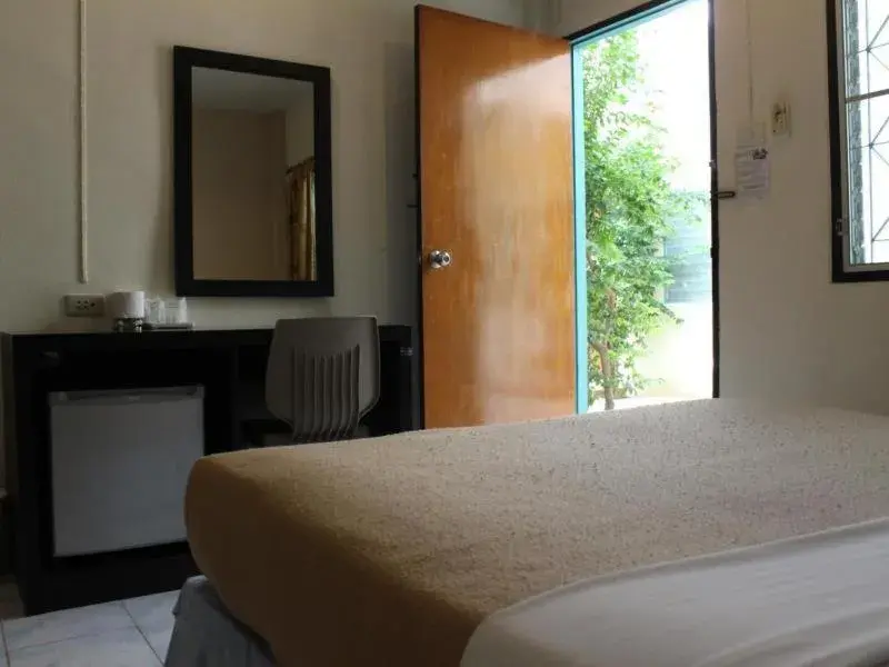 Bedroom, Bed in Baantonsai Garden Resort Bedroom, Bed in Baantonsai Garden Resort