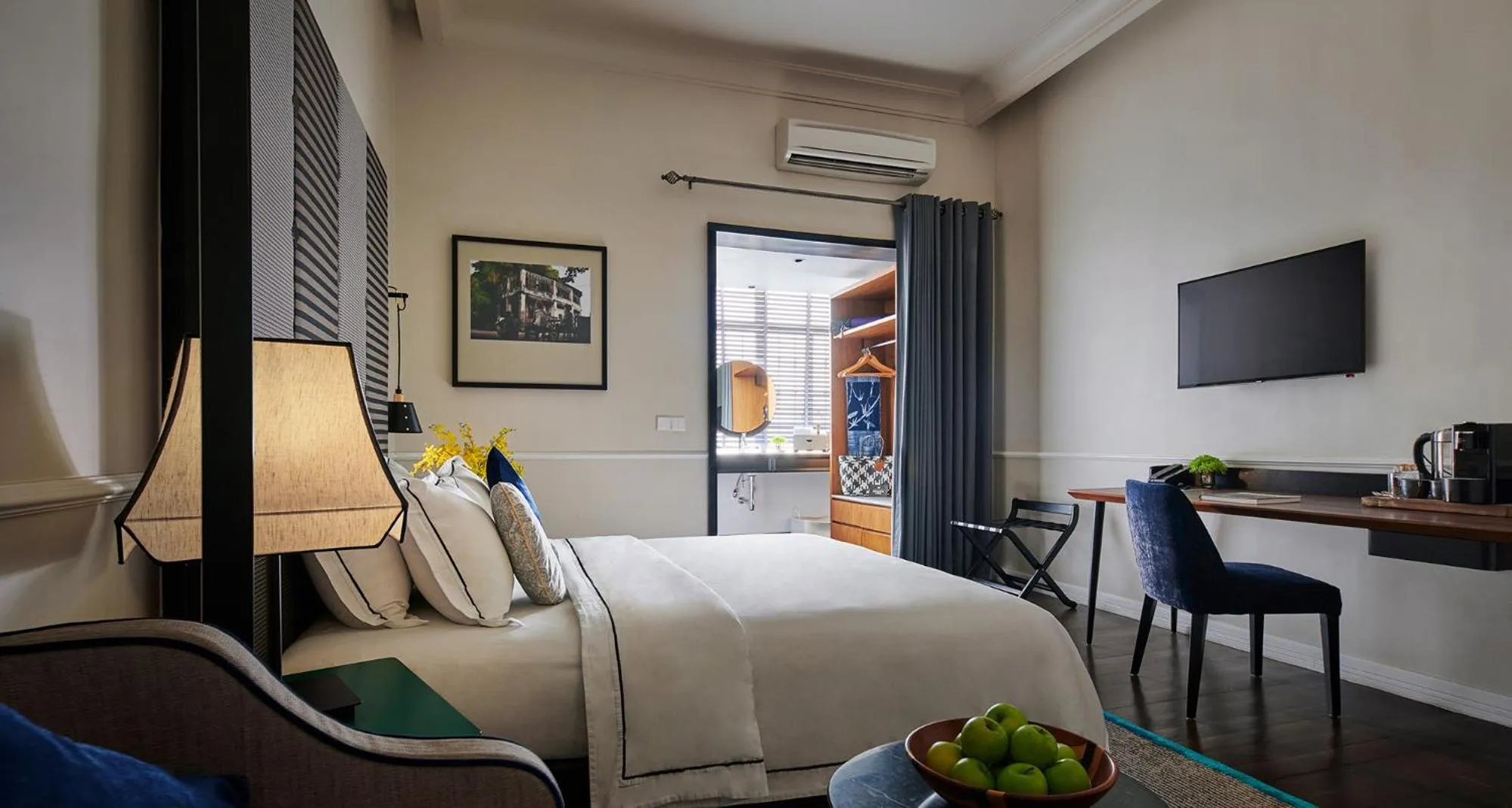 Bed in The Edison George Town